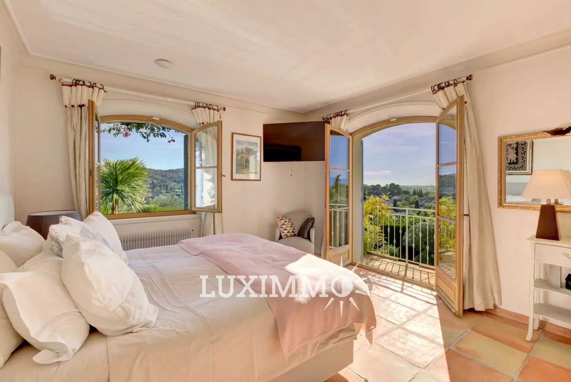 casa no Mougins, Alpes-Maritimes 12632036