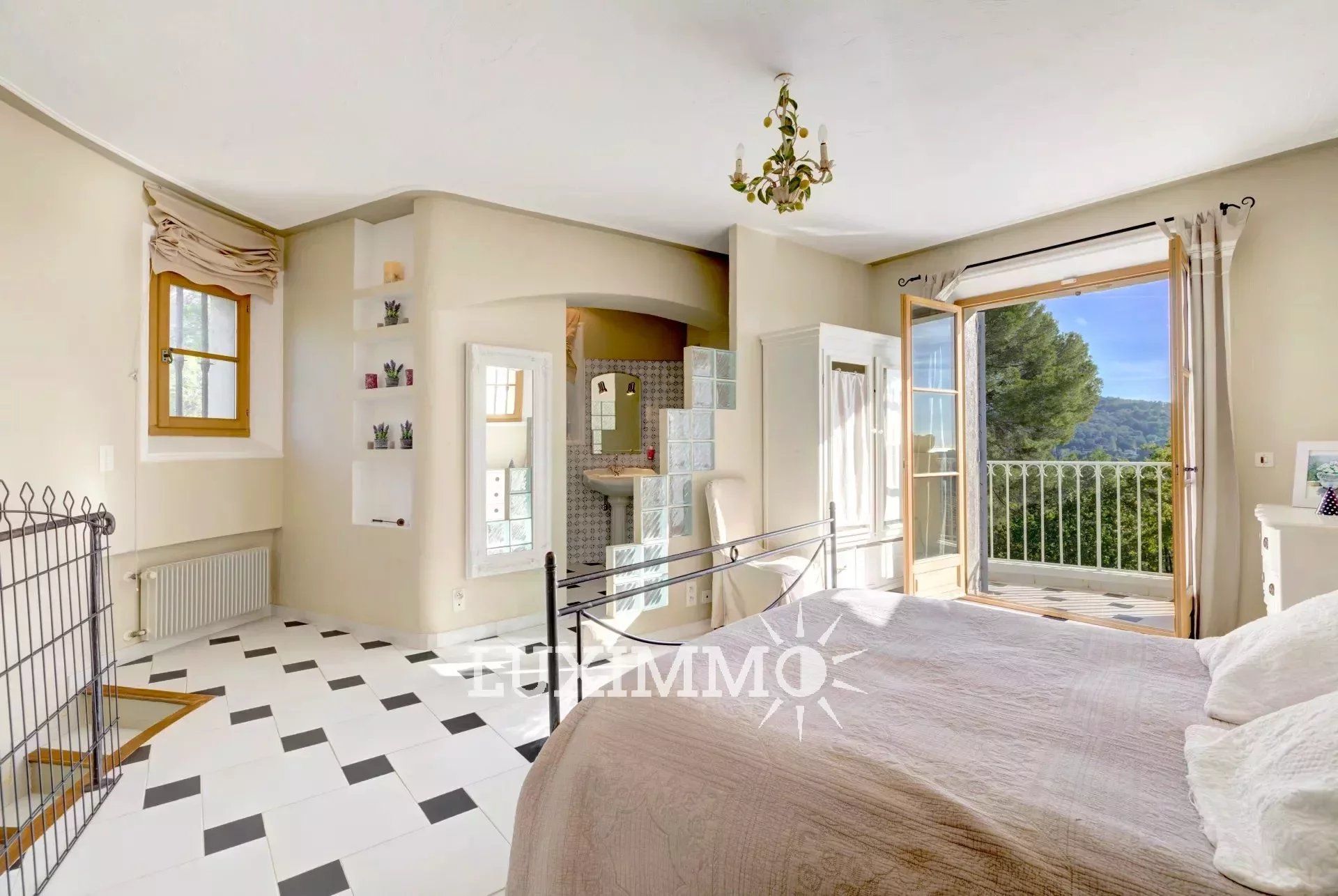 casa no Mougins, Alpes-Maritimes 12632036