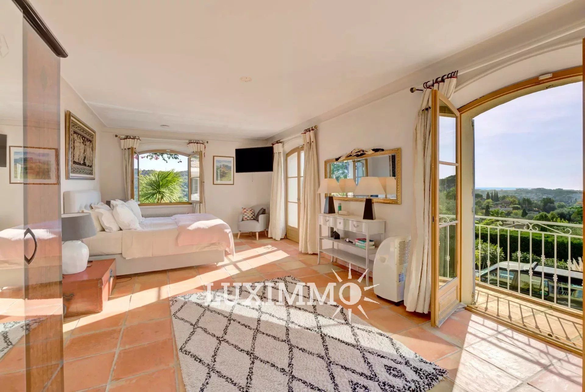 casa no Mougins, Alpes-Maritimes 12632036