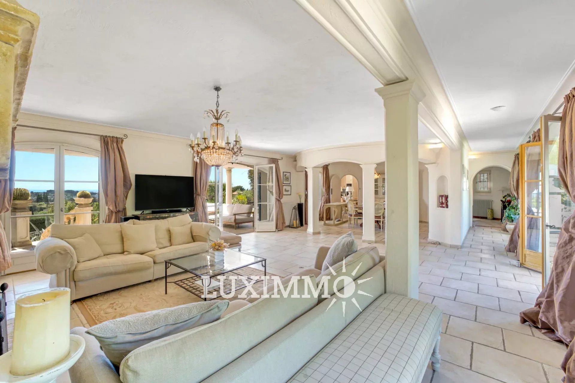 casa no Mougins, Alpes-Maritimes 12632036