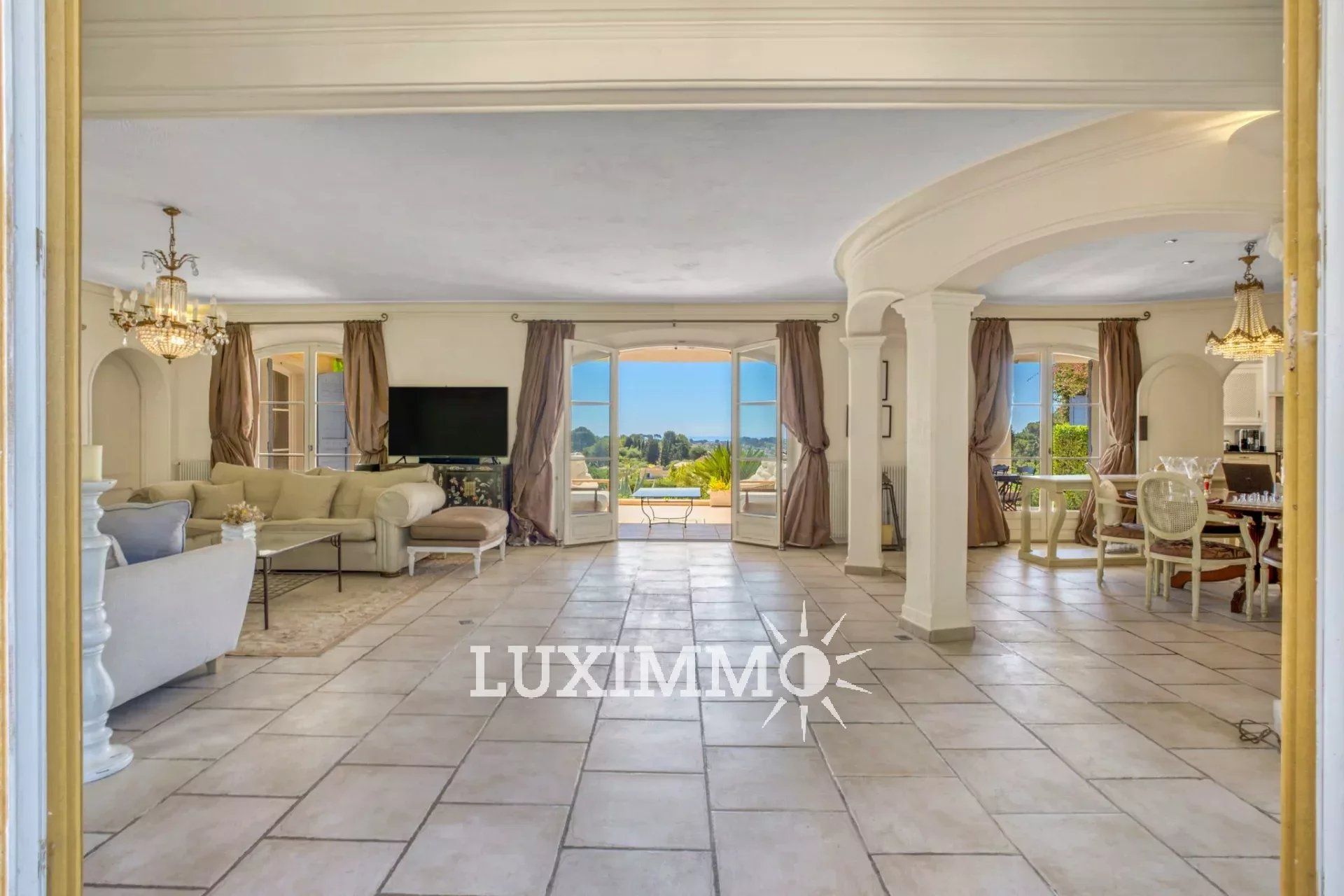 casa no Mougins, Alpes-Maritimes 12632036