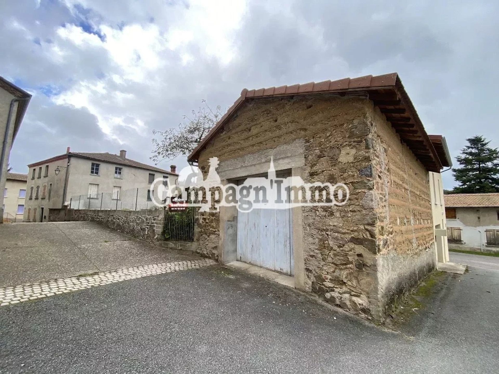 casa en Sainte-Agathe-en-Donzy, Auvernia-Ródano-Alpes 12632346