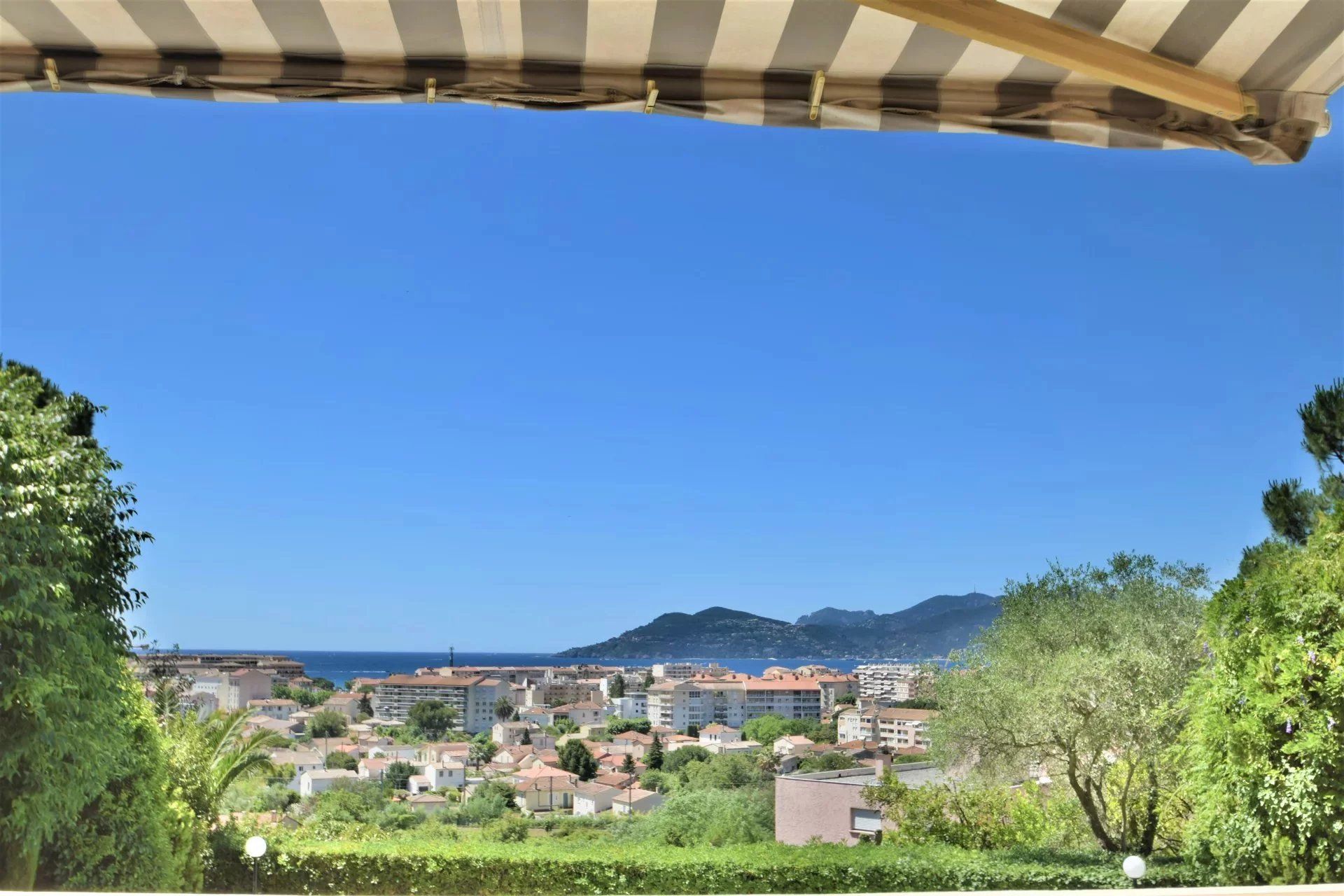 Residential in Cannes, Alpes-Maritimes 12632588