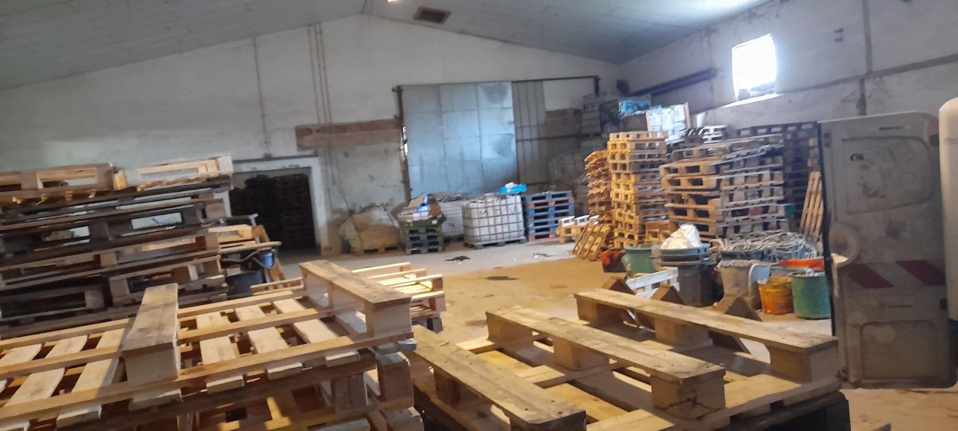 Commercial in Noyers-Auzécourt, Meuse 12632593