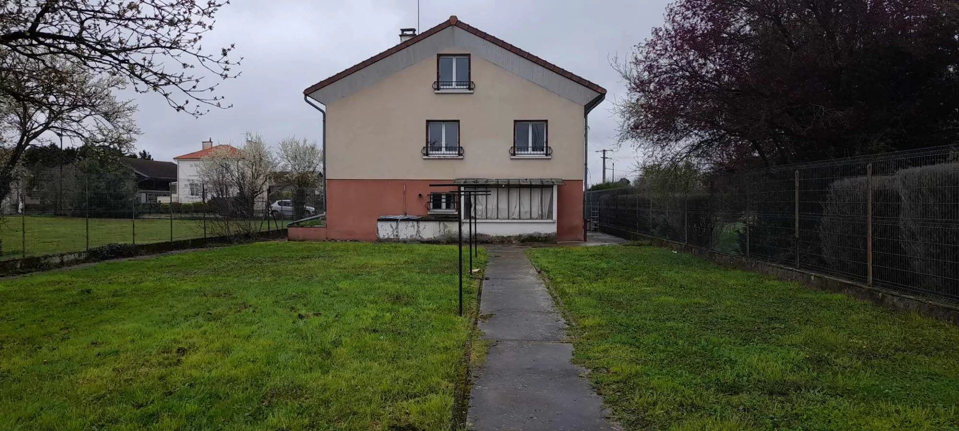 سكني في Perthes, Haute-Marne 12632597