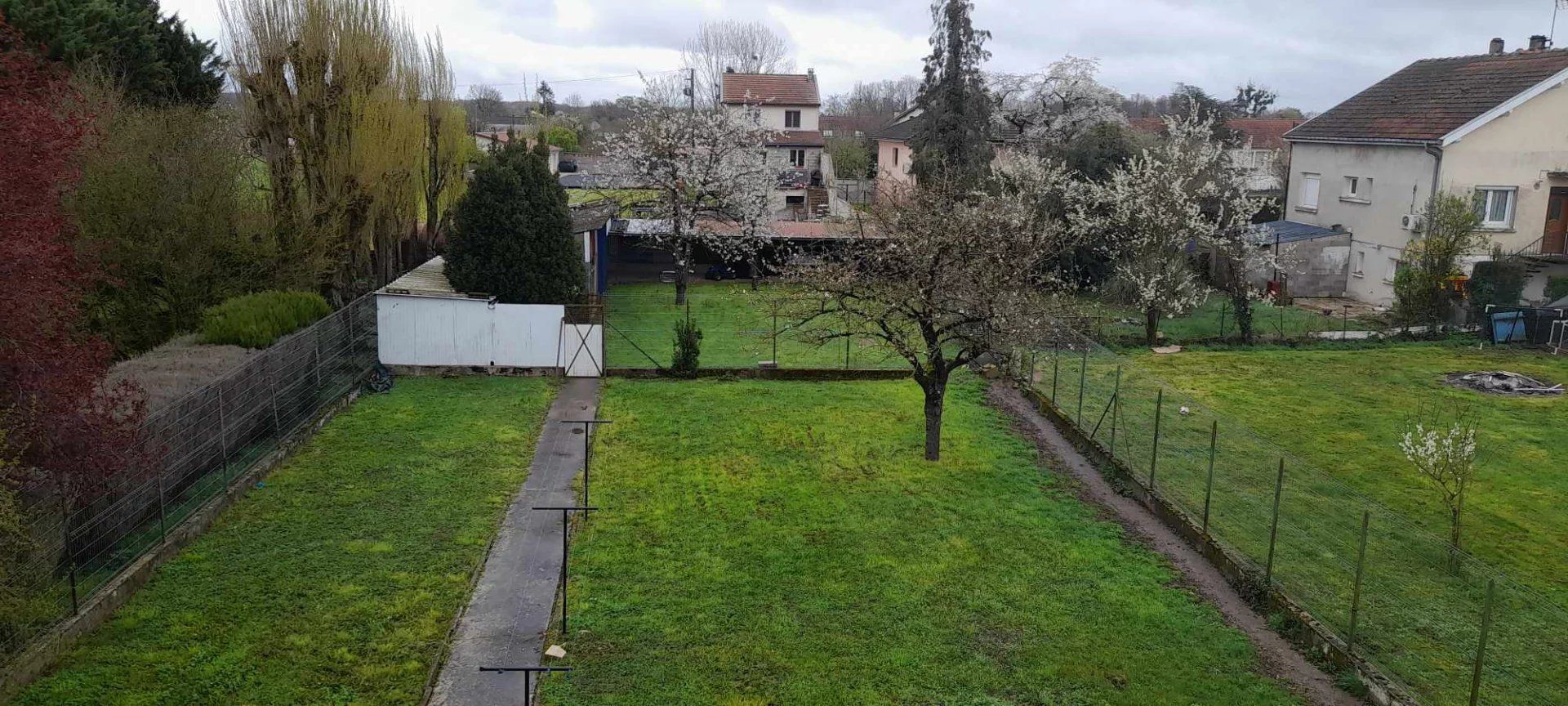 سكني في Perthes, Haute-Marne 12632597