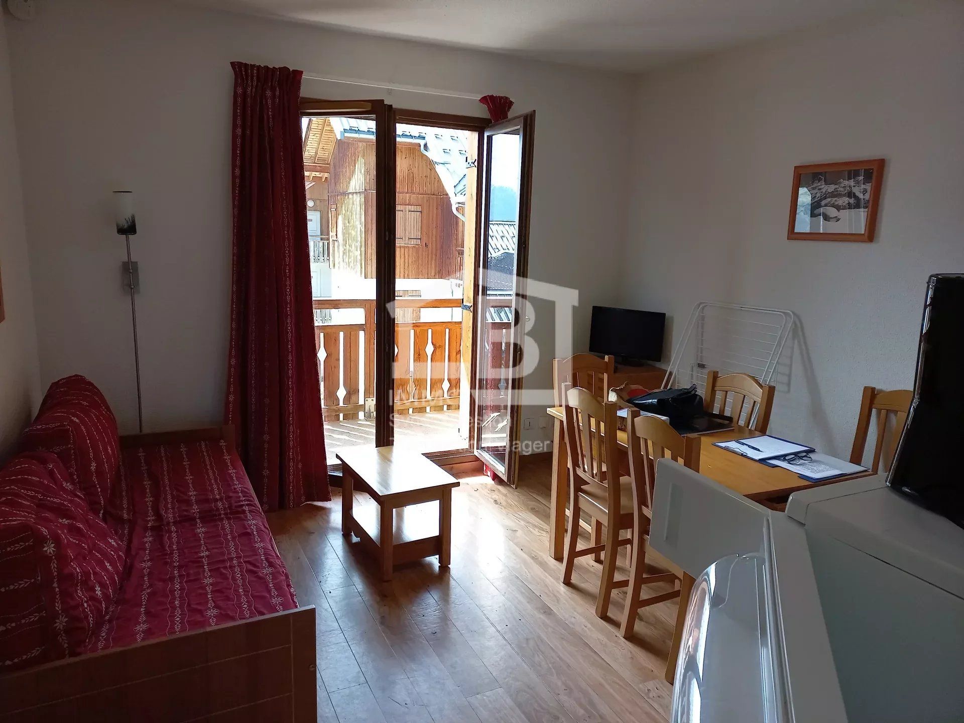 Condominium in Albiez-le-Jeune, Auvergne-Rhone-Alpes 12632671