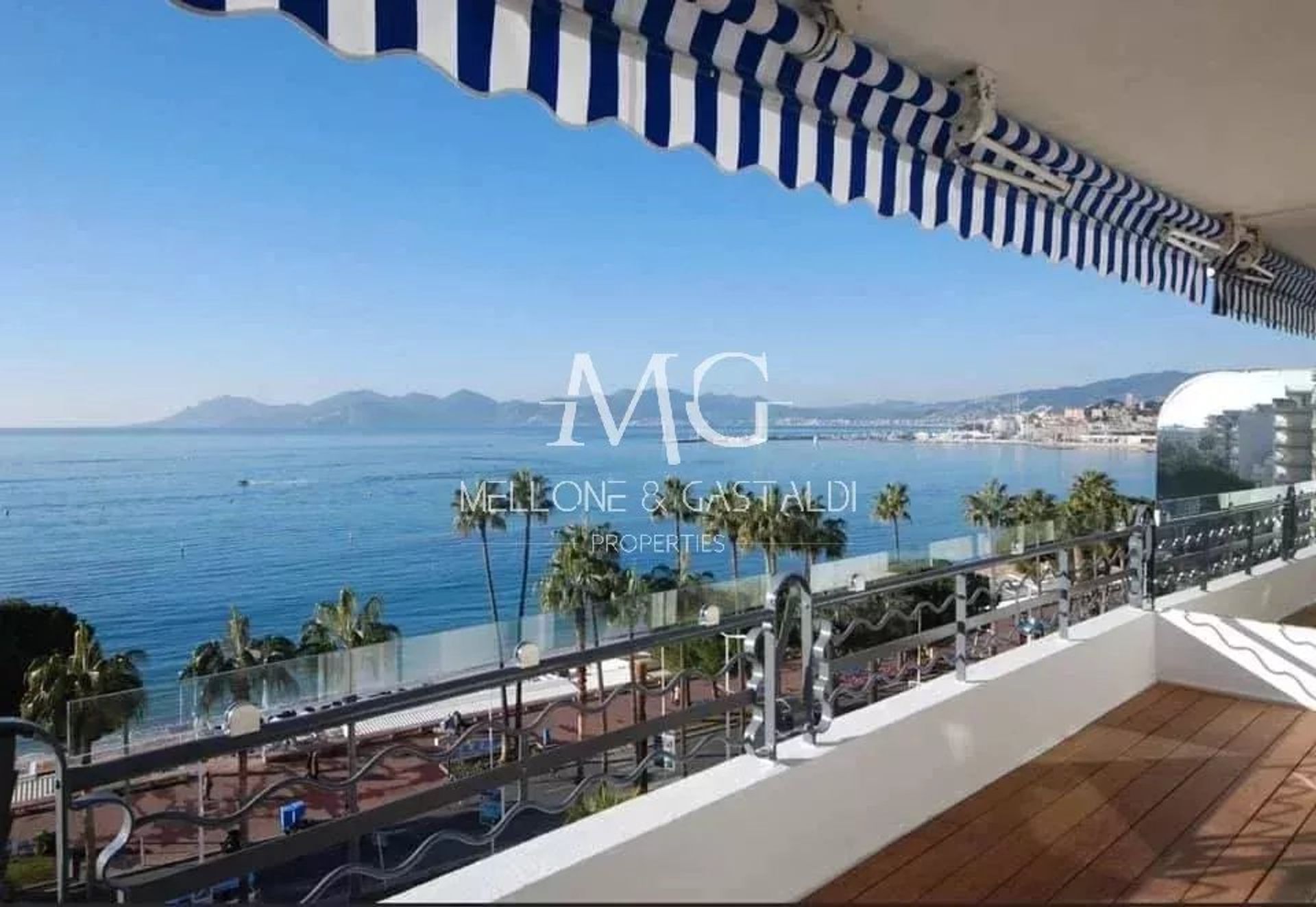 住宅 在 Cannes, Alpes-Maritimes 12632843