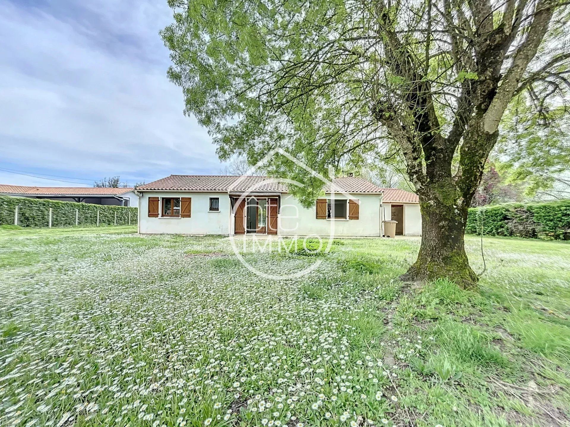 Residential in Montpon-Ménestérol, Dordogne 12633084