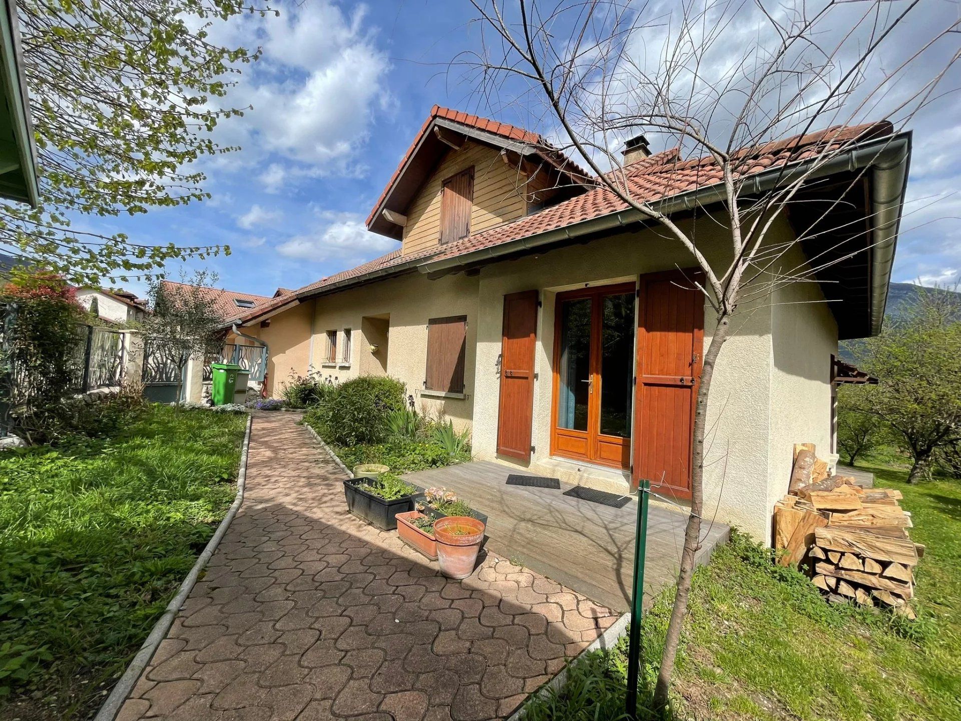 House in Noyarey, Auvergne-Rhone-Alpes 12633180