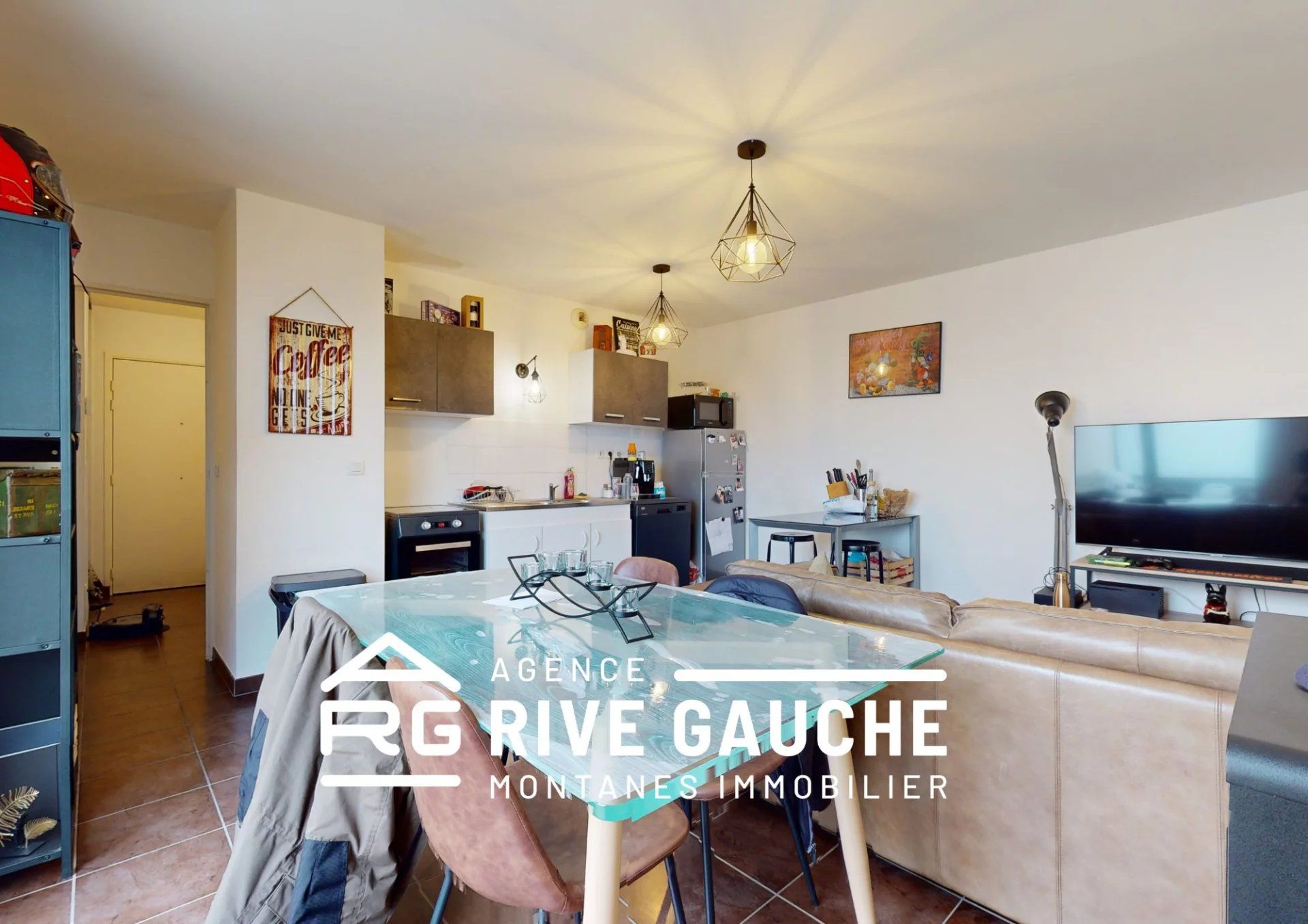 Condominio en Bourgoin-Jallieu, Isère 12633560