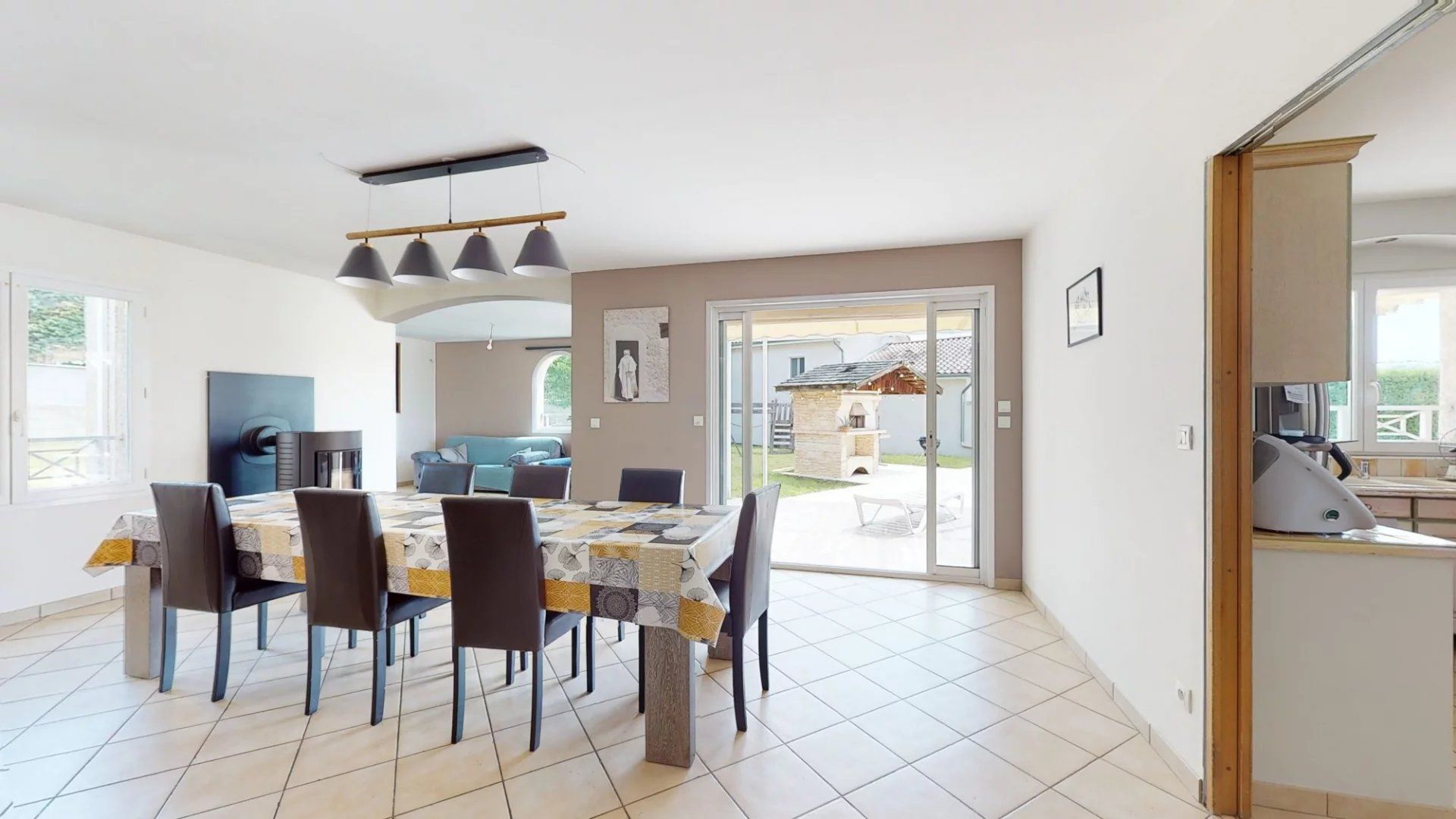 Huis in Salaise-sur-Sanne, Auvergne-Rhone-Alpes 12633571