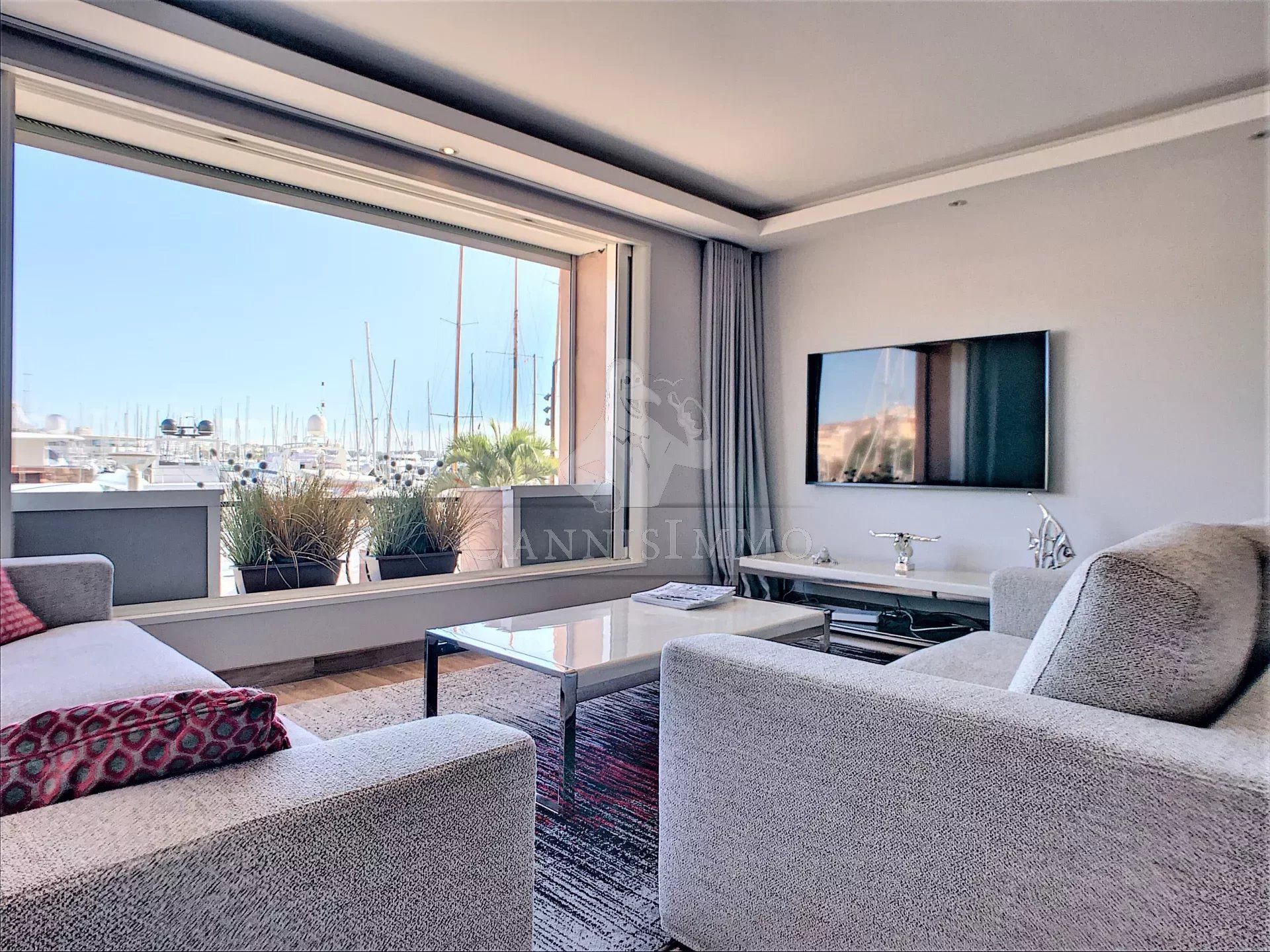 Condominium in Cannes, Alpes-Maritimes 12633606