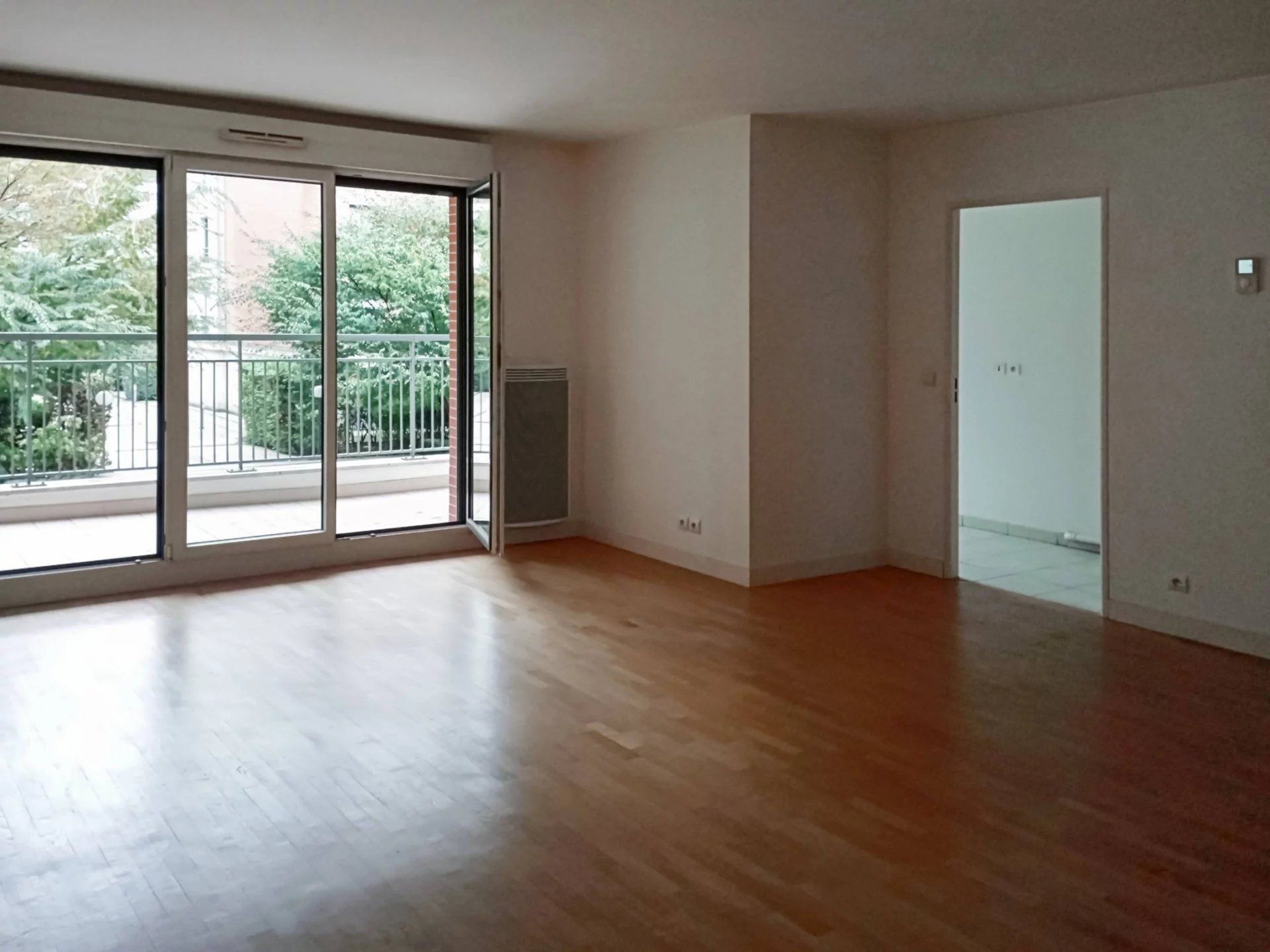 Condominium in Rueil-Malmaison, Hauts-de-Seine 12633694