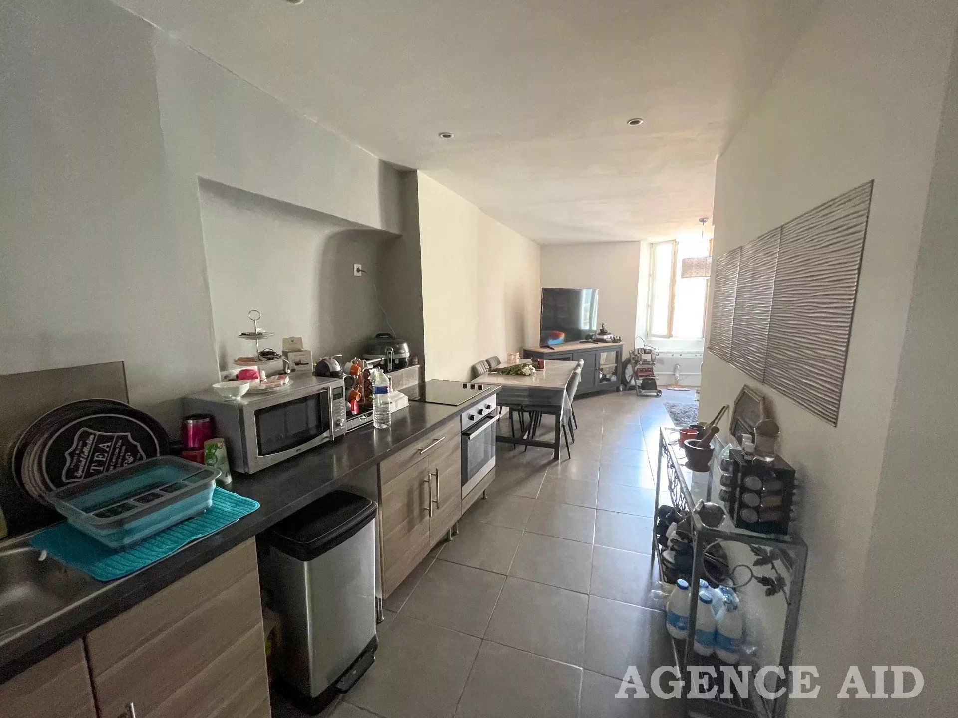 קוֹנדוֹמִינִיוֹן ב Cuges-les-Pins, Provence-Alpes-Cote d'Azur 12633774