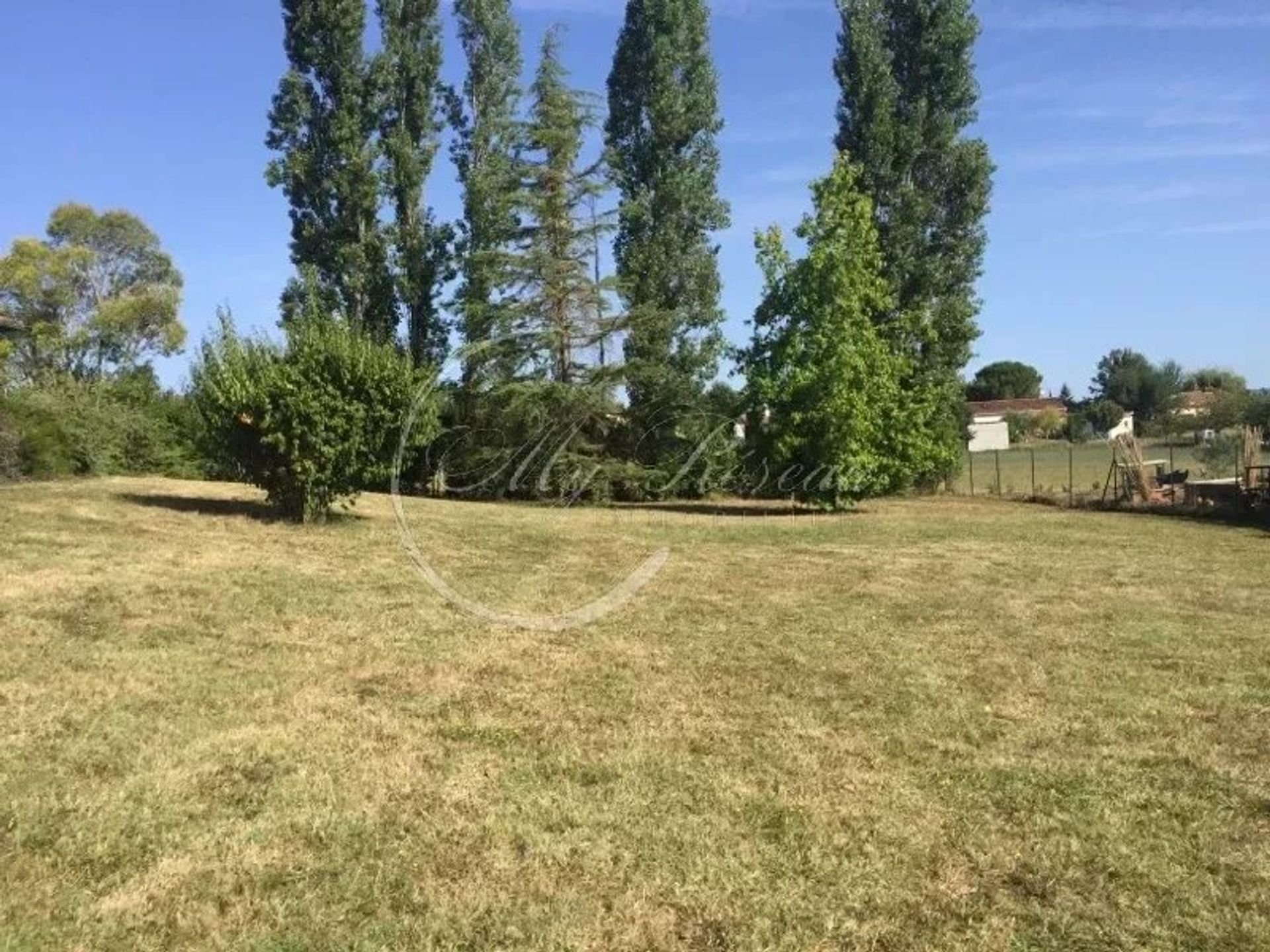 Kaupallinen sisään La Magdelaine-sur-Tarn, Haute-Garonne 12633811