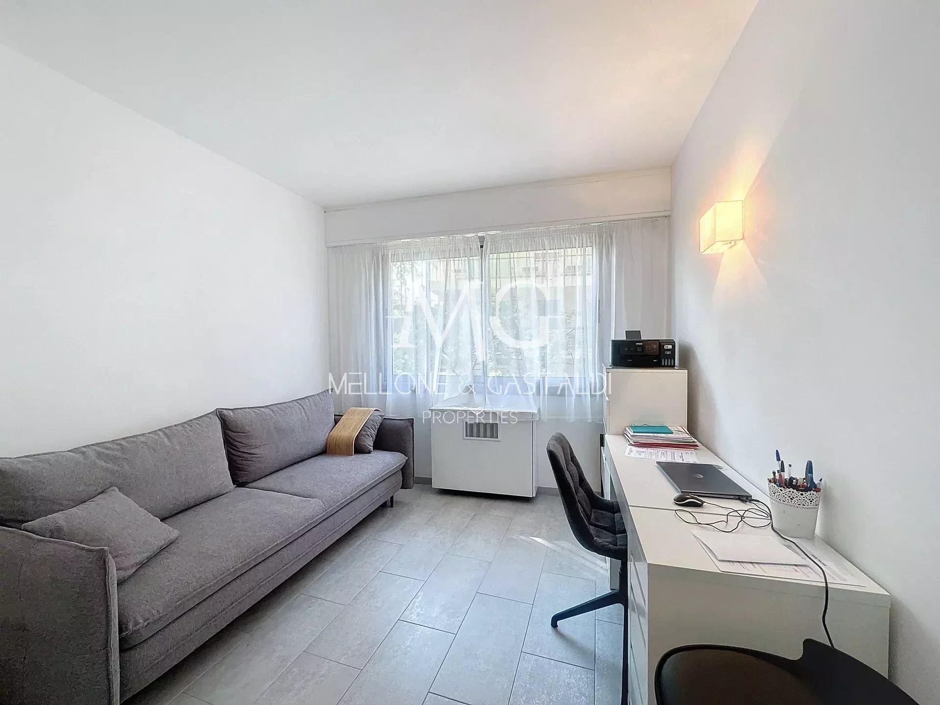 Condominium in Le Cannet, Alpes-Maritimes 12635018