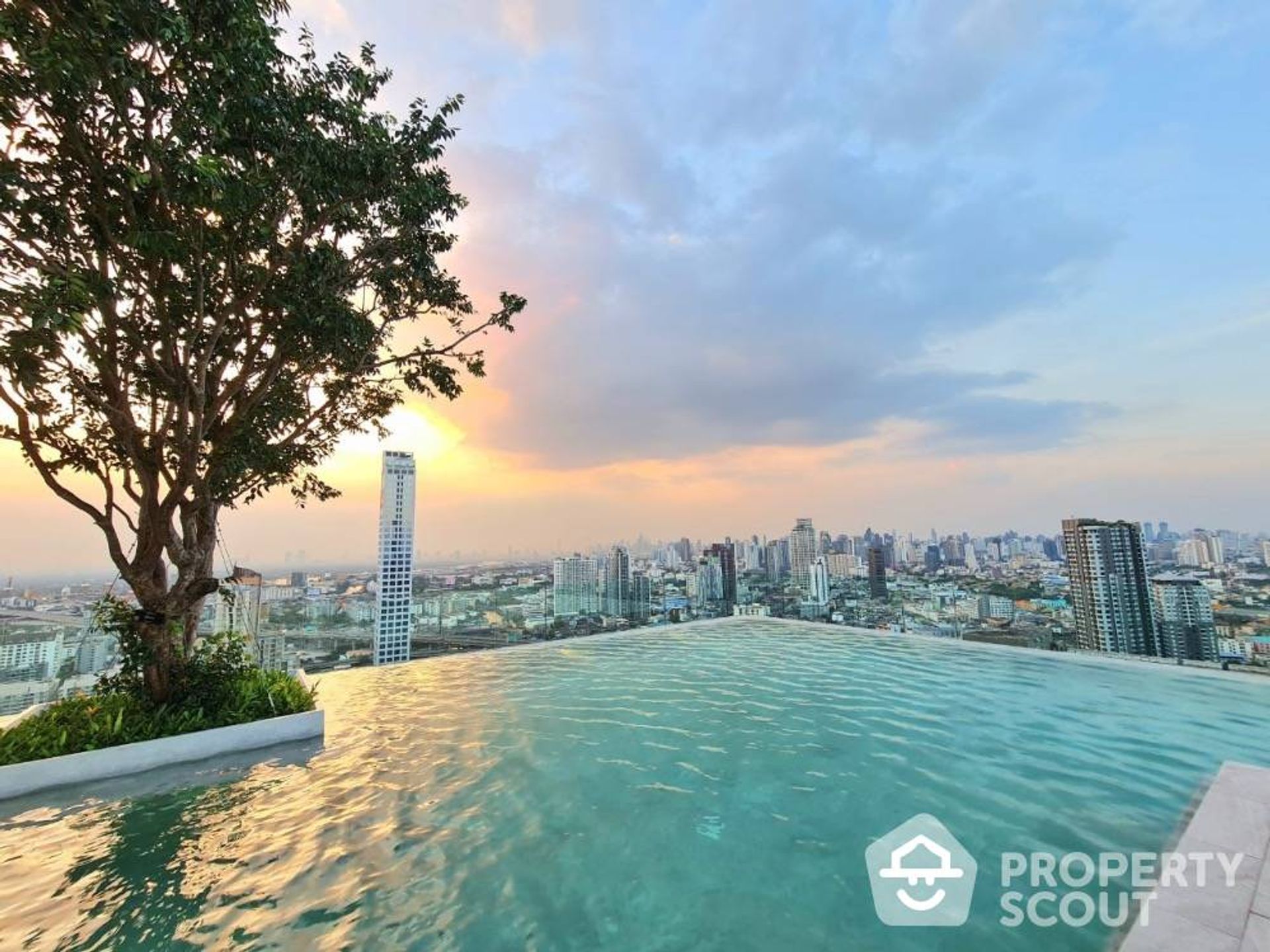 Condominium in , Krung Thep Maha Nakhon 12636681