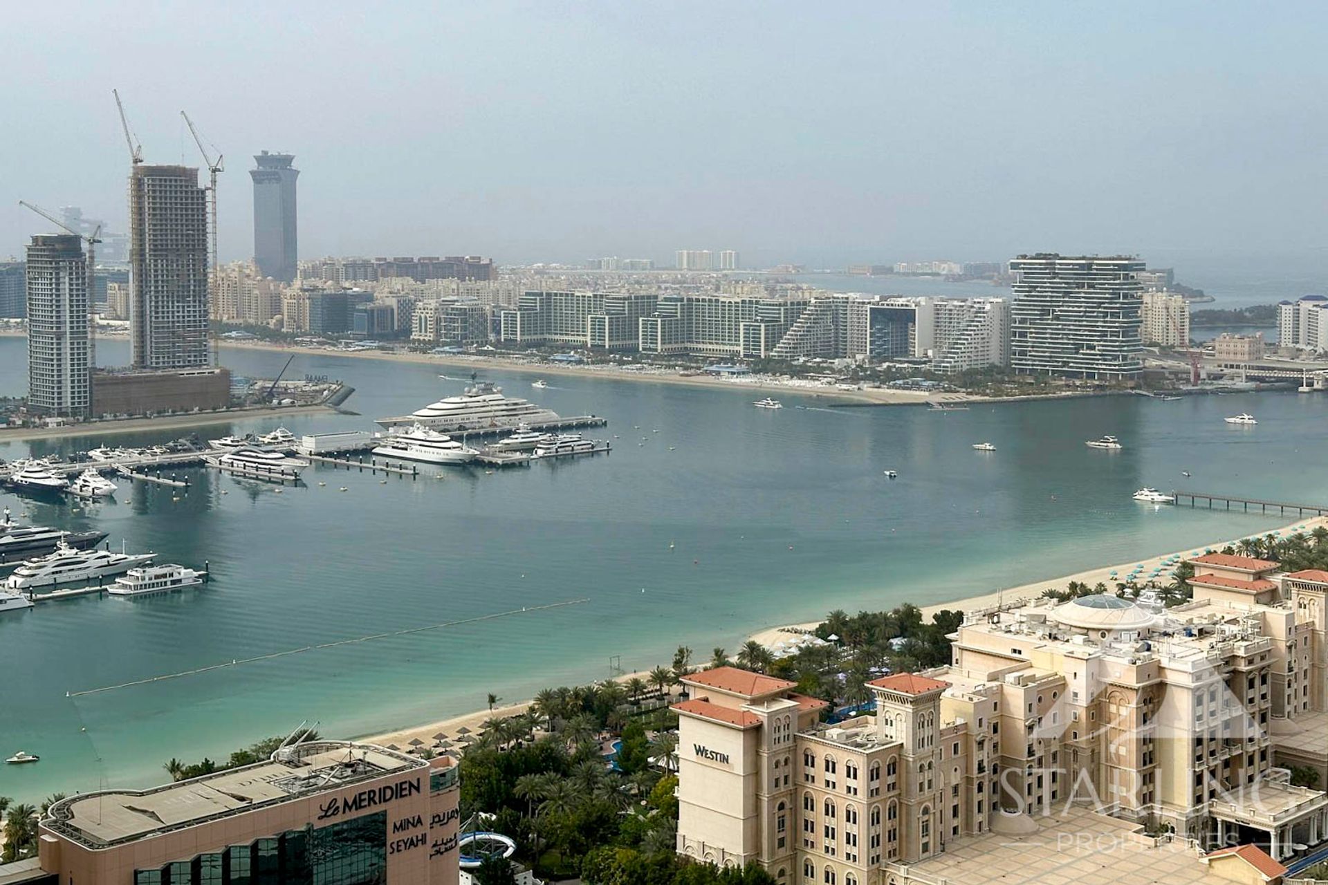 Condominium in Dubai, Dubai 12638587