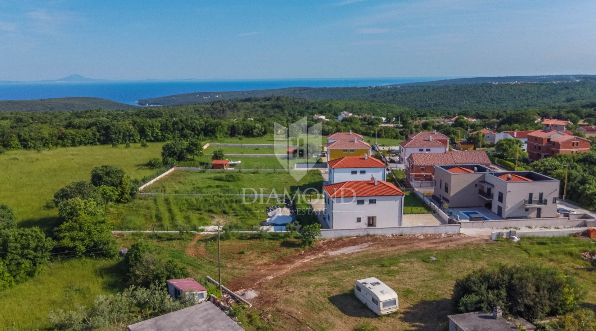 土地 在 Krnica, Istria County 12640089