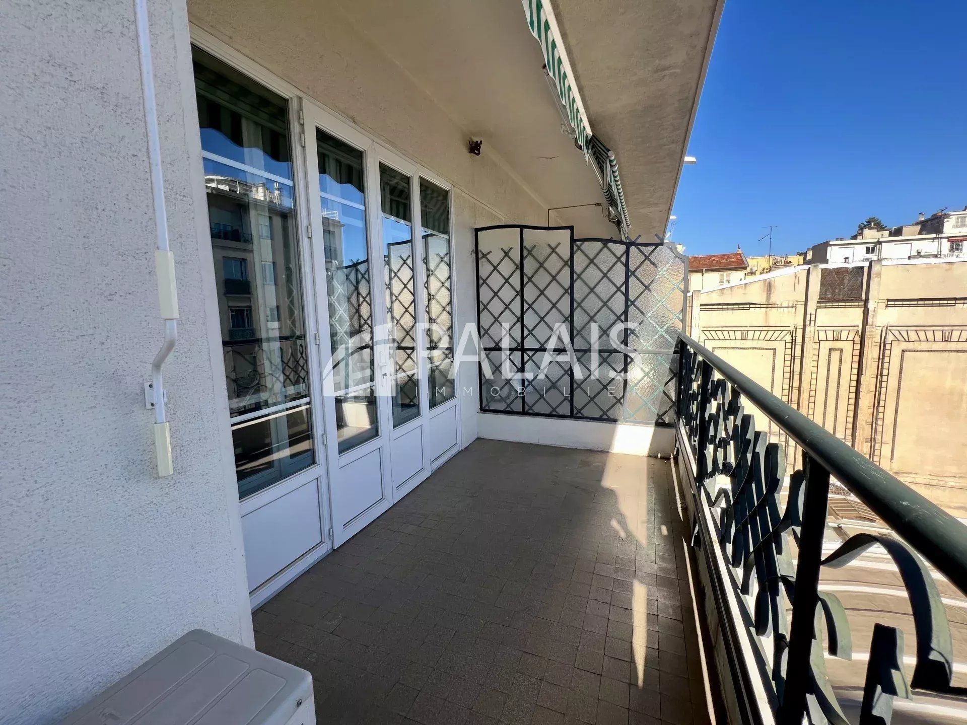 Condominium in Nice, Alpes-Maritimes 12641672