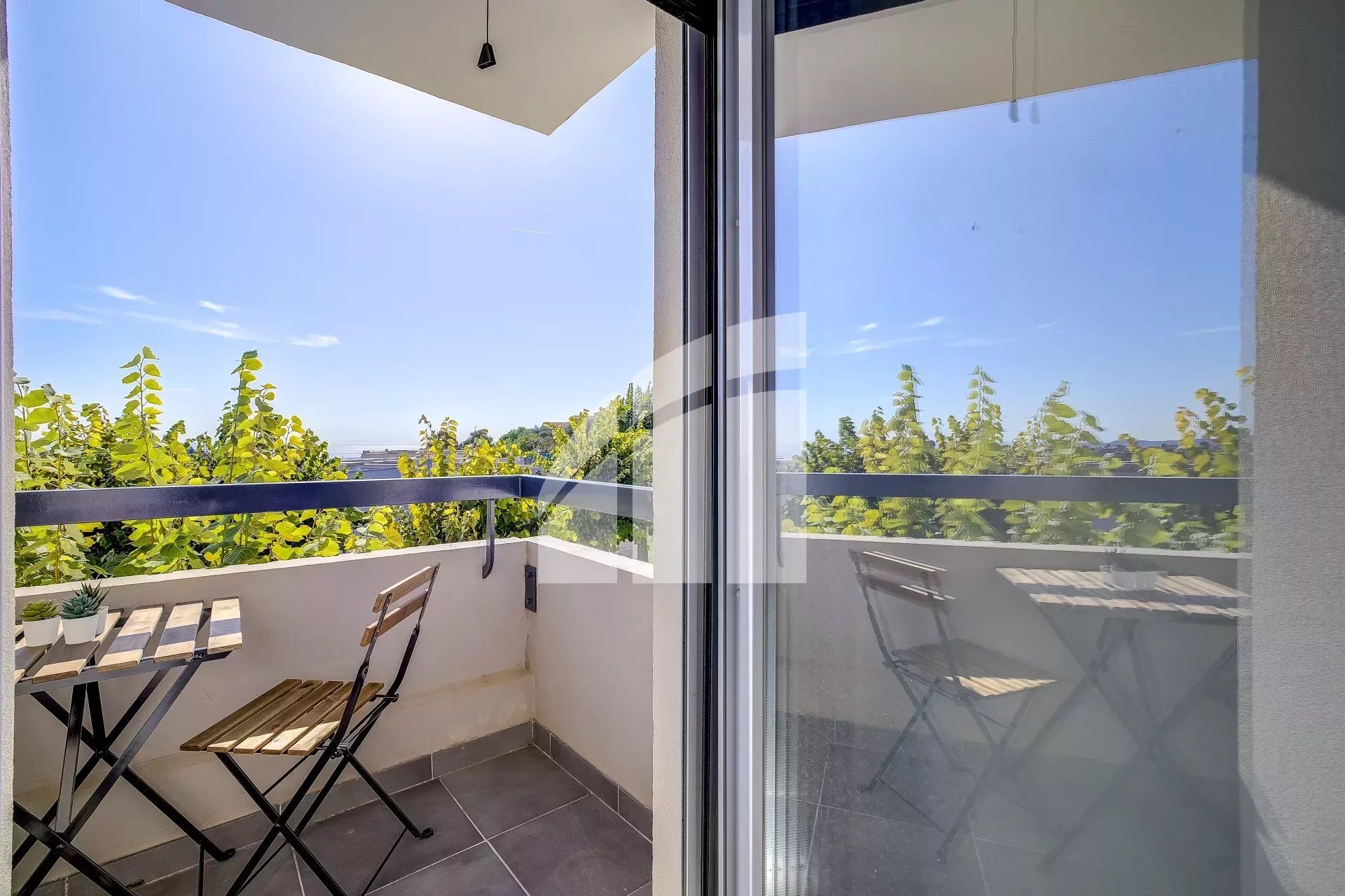 Condominium in Saint-Isidore, Provence-Alpes-Cote d'Azur 12641834