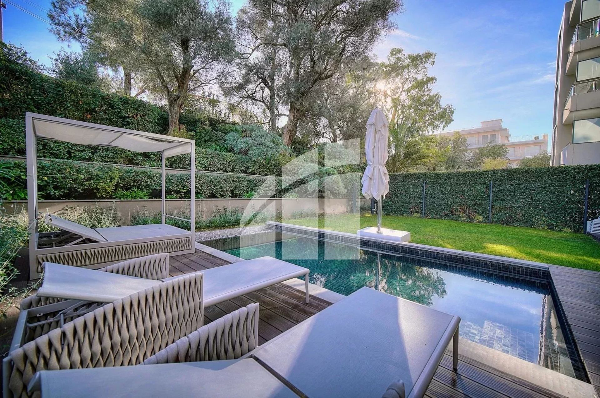 Condominium in Antibes, Provence-Alpes-Cote d'Azur 12641938