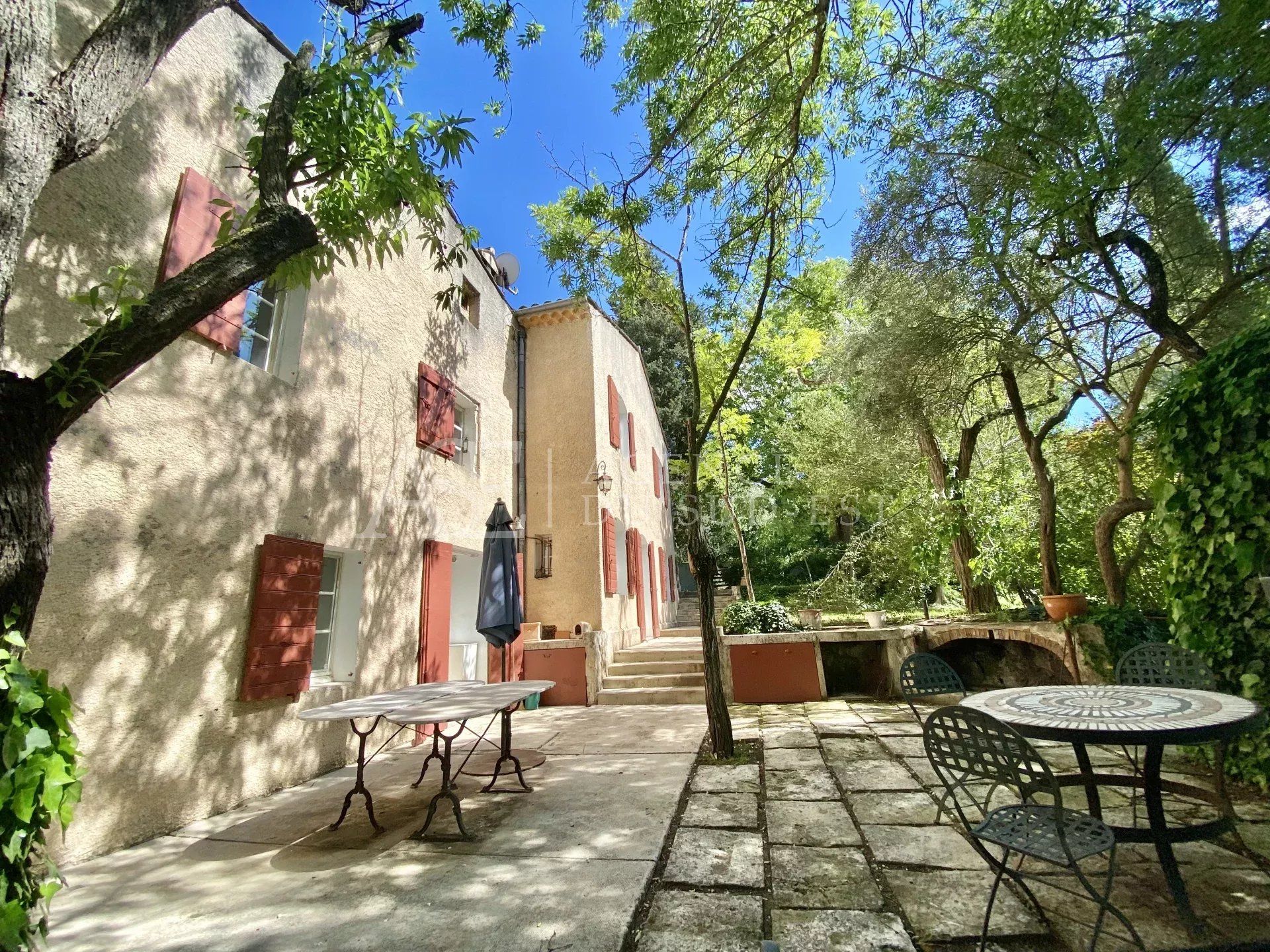 Hus i Aix-en-Provence, Provence-Alpes-Cote d'Azur 12642113