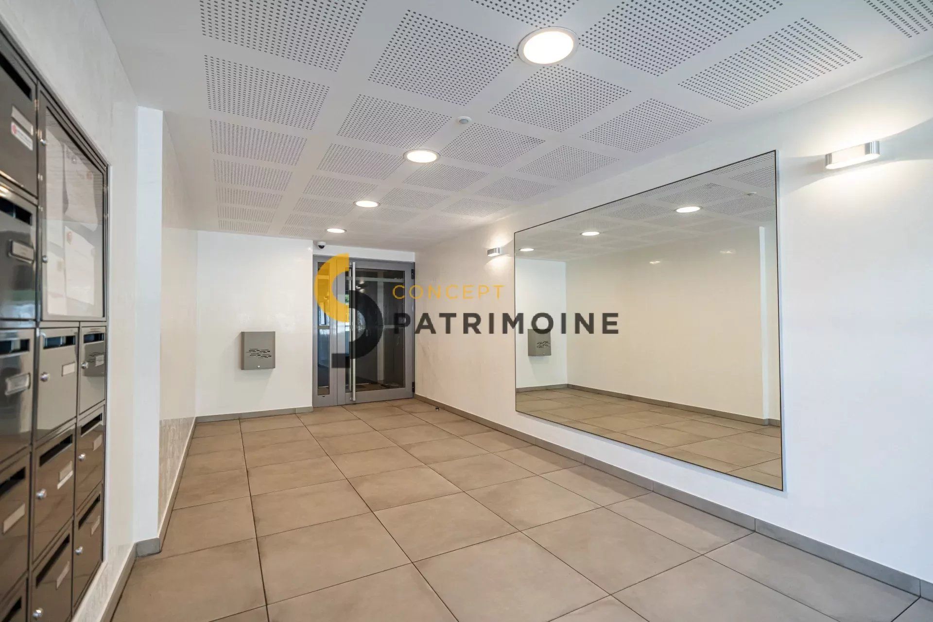 Condominium in Nice, Alpes-Maritimes 12642970