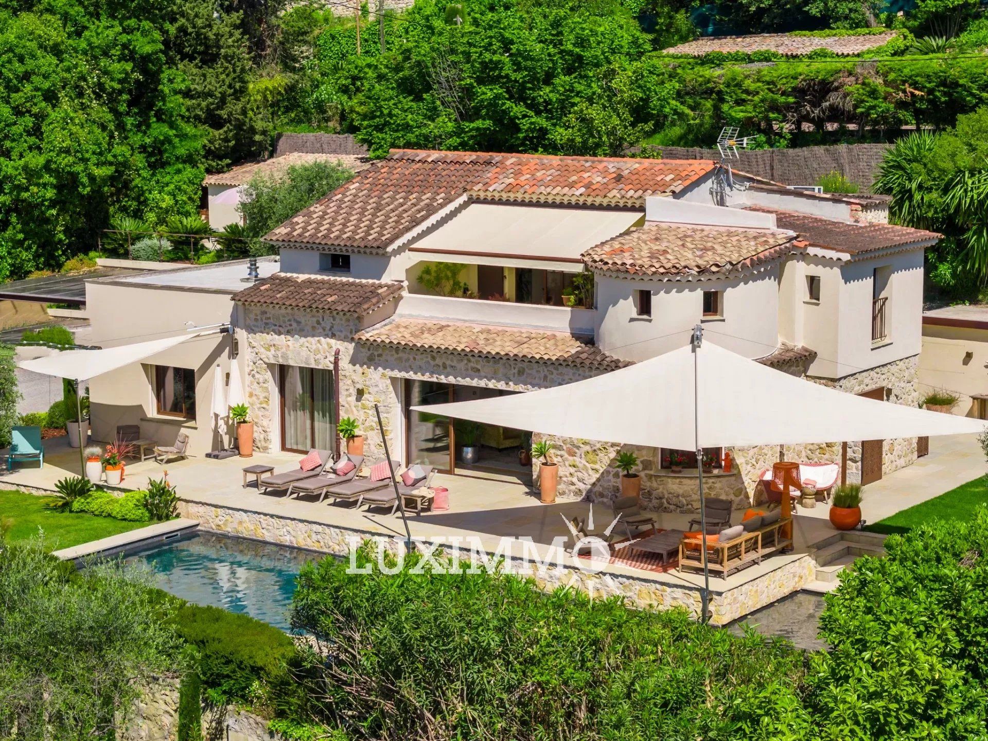 Будинок в Mougins, Alpes-Maritimes 12642982