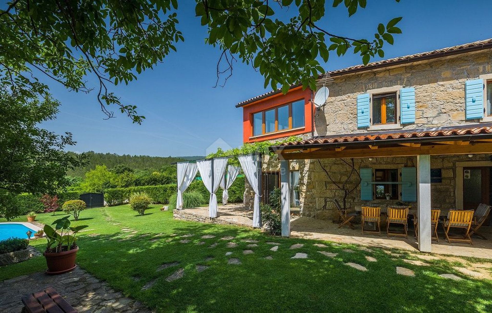 casa en Buzet, Istria County 12644301