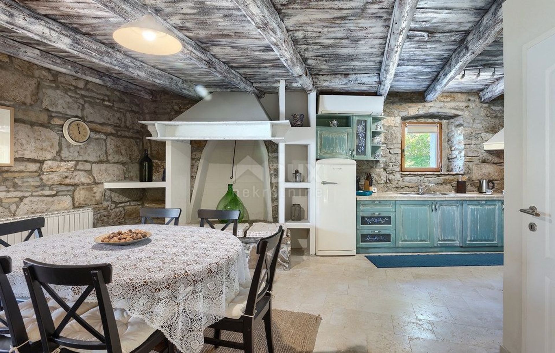 casa en Buzet, Istria County 12644301