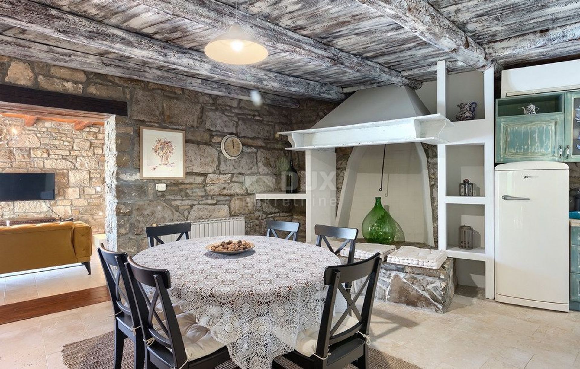 casa en Buzet, Istria County 12644301