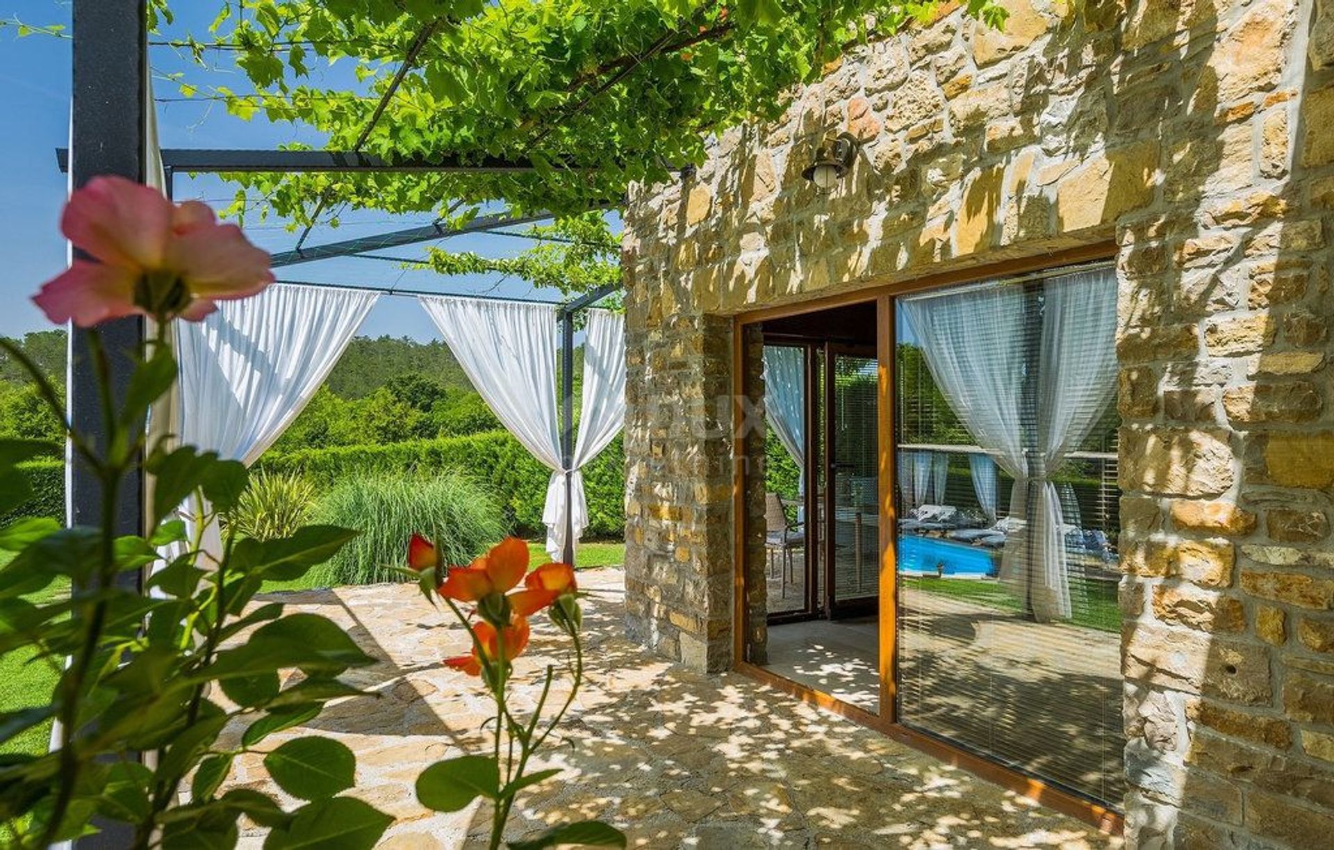 casa en Buzet, Istria County 12644301