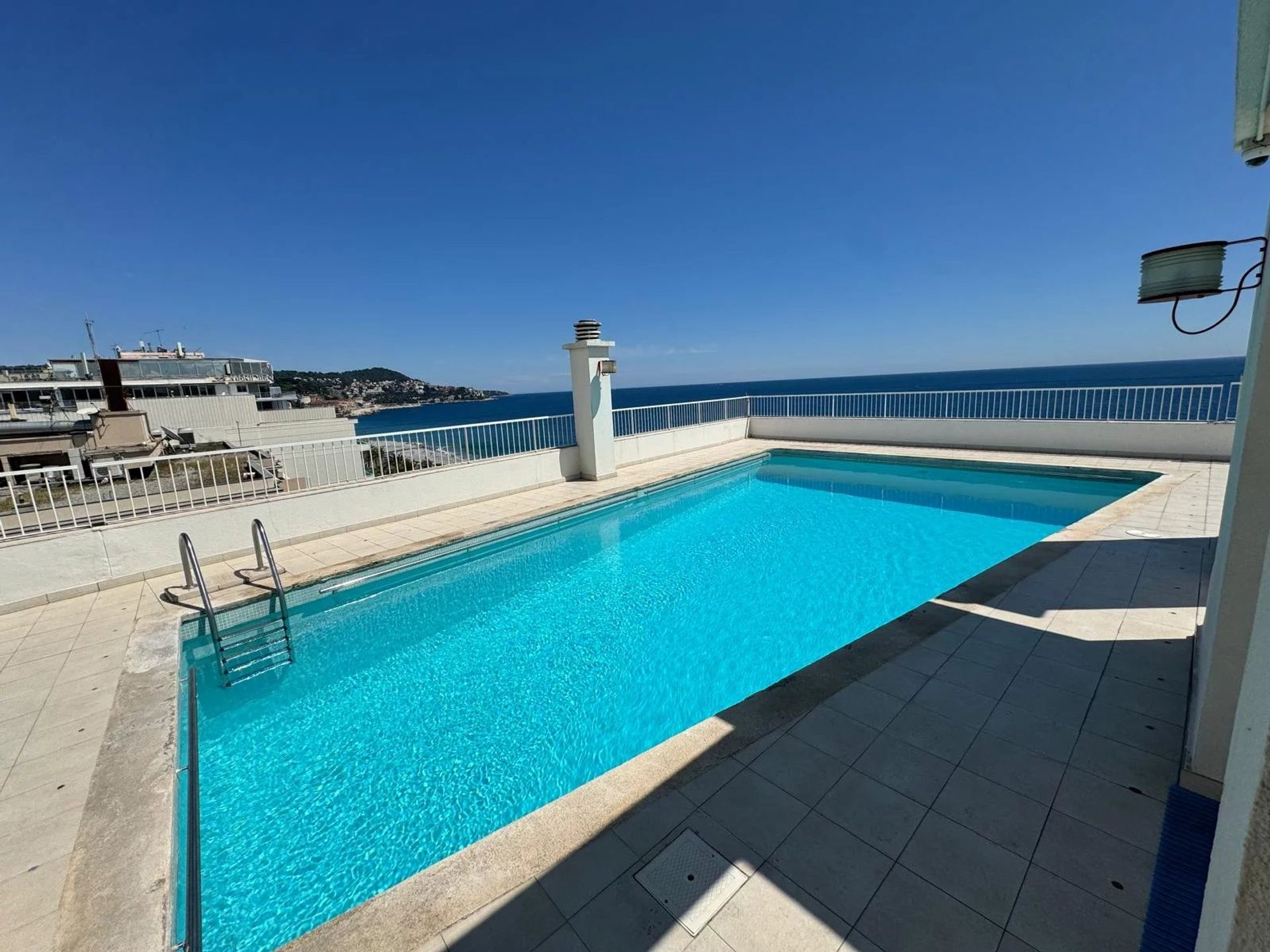 Condominium in Nice, Alpes-Maritimes 12644977