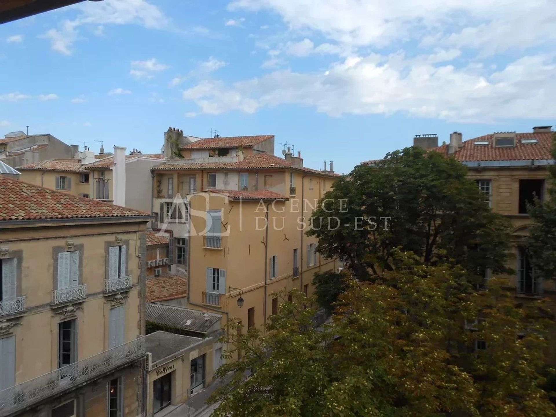 Condominium in Aix-en-Provence, Provence-Alpes-Cote d'Azur 12645037