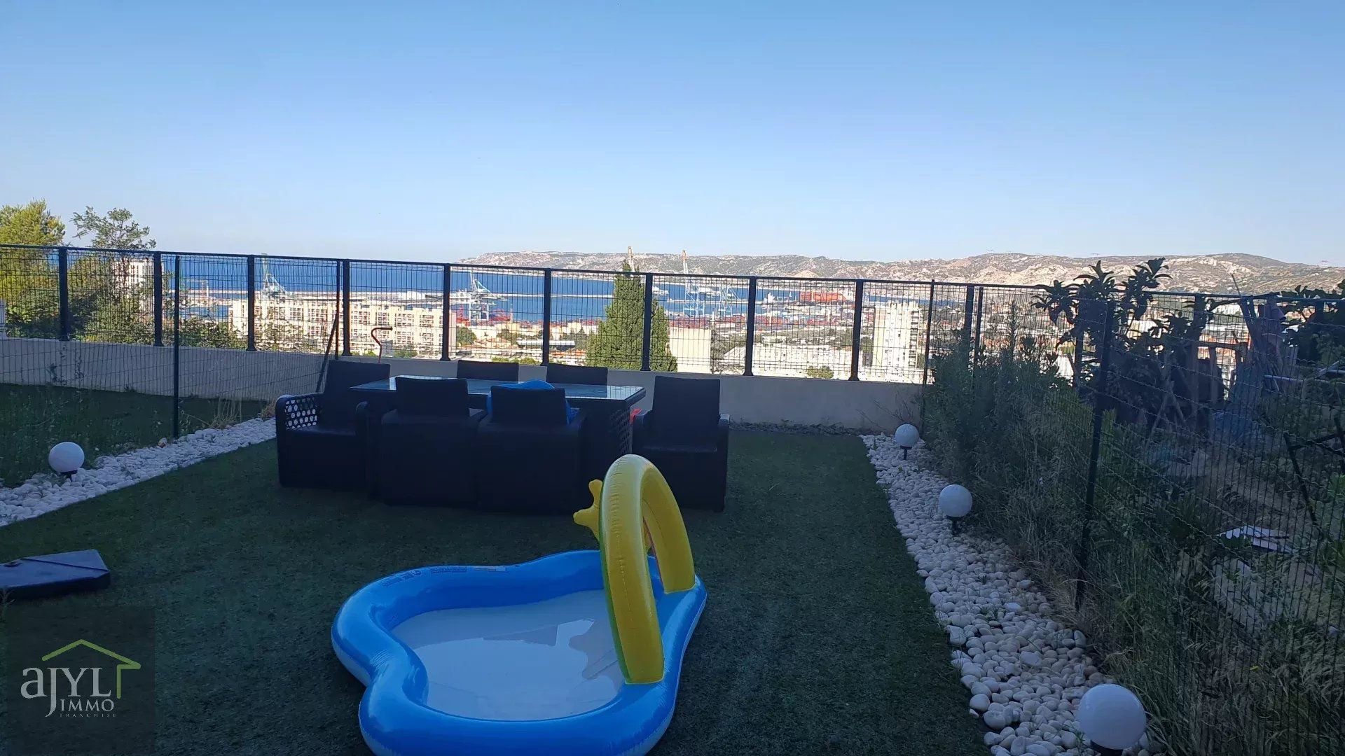 Condominium in Marseille 15ème, Bouches-du-Rhône 12645777