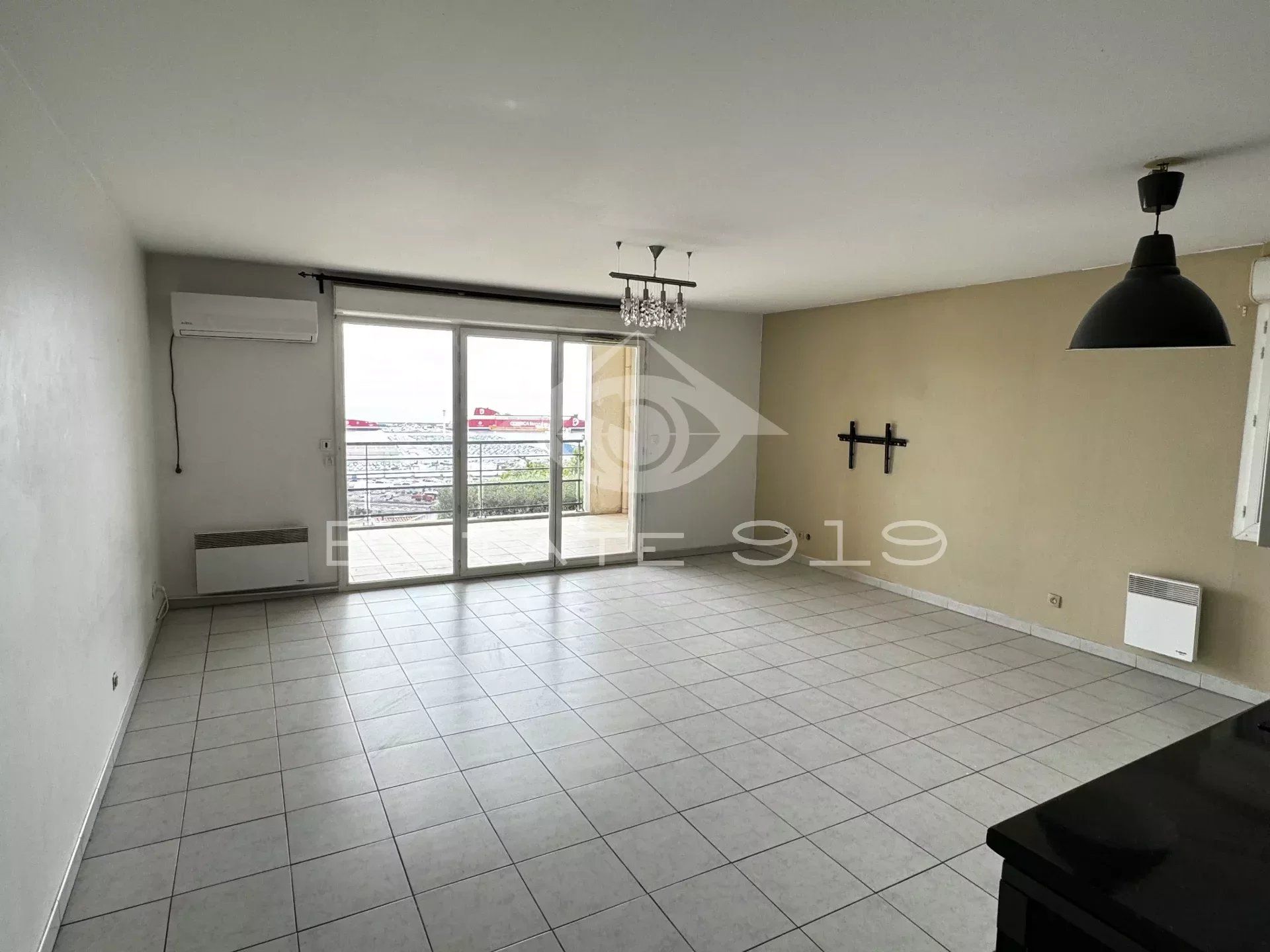 Condominio en Saint-Andre, Provence-Alpes-Cote d'Azur 12646574