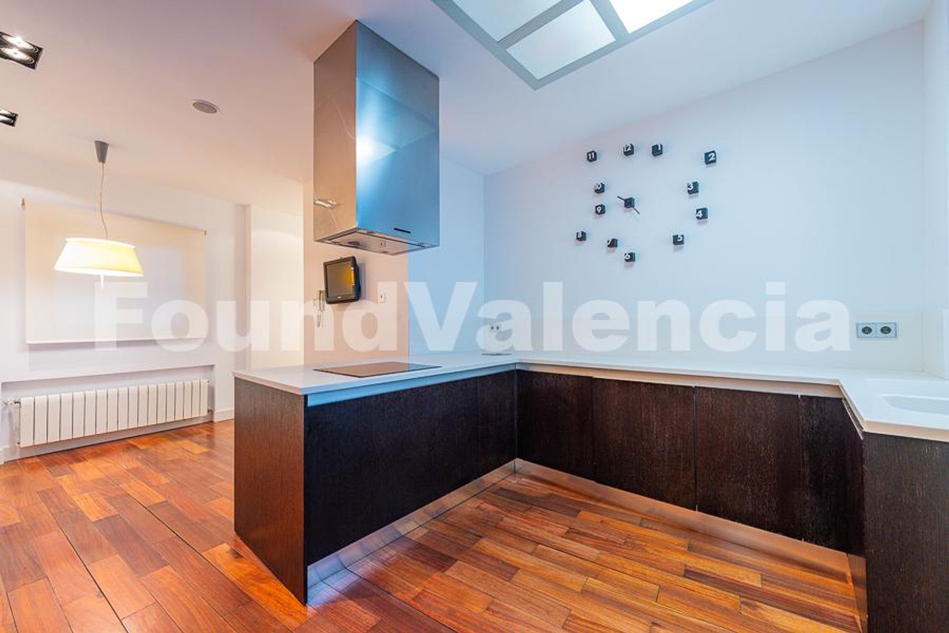 Condominium in València, Comunidad Valenciana 12647477