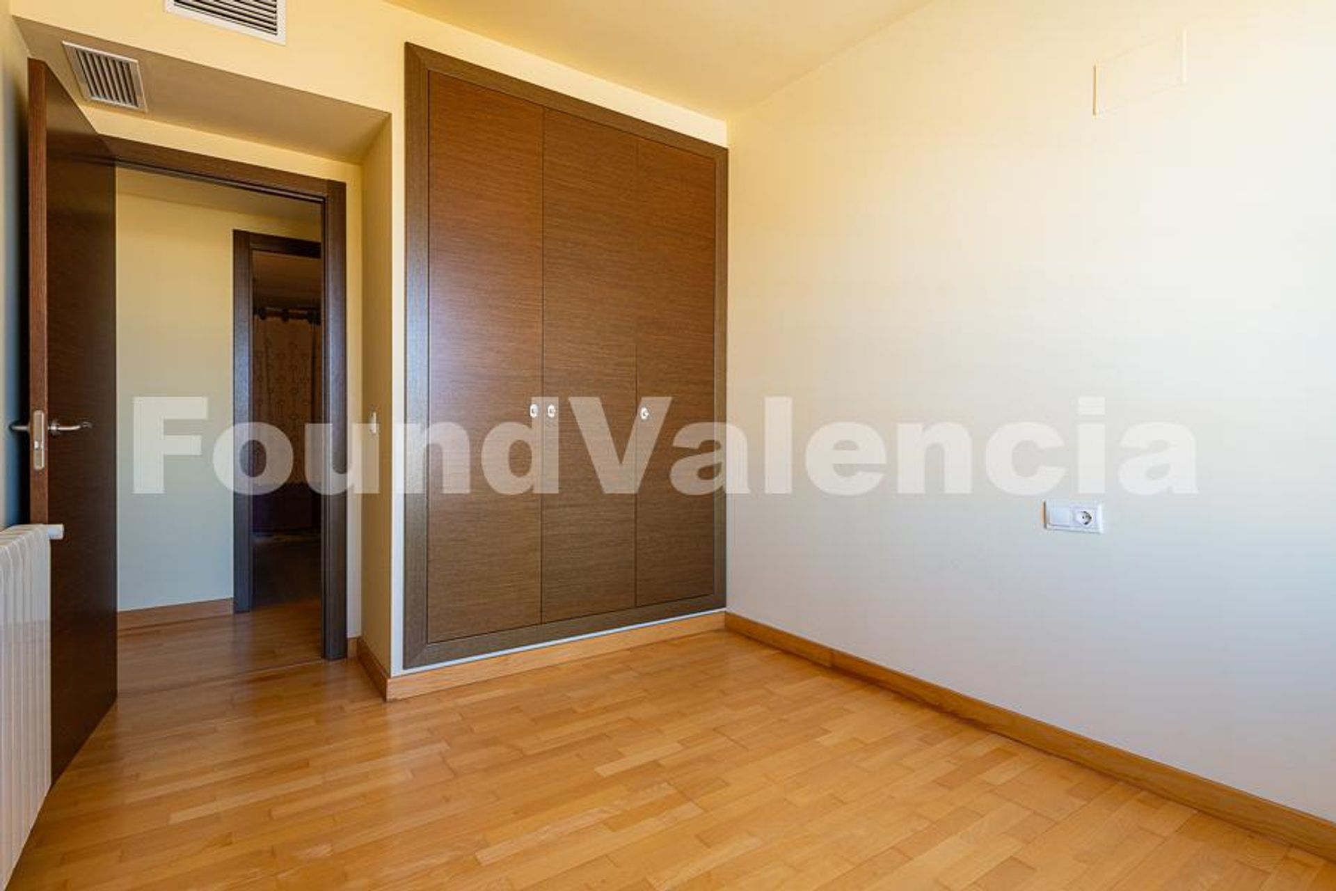 Condominium in València, Comunidad Valenciana 12647505