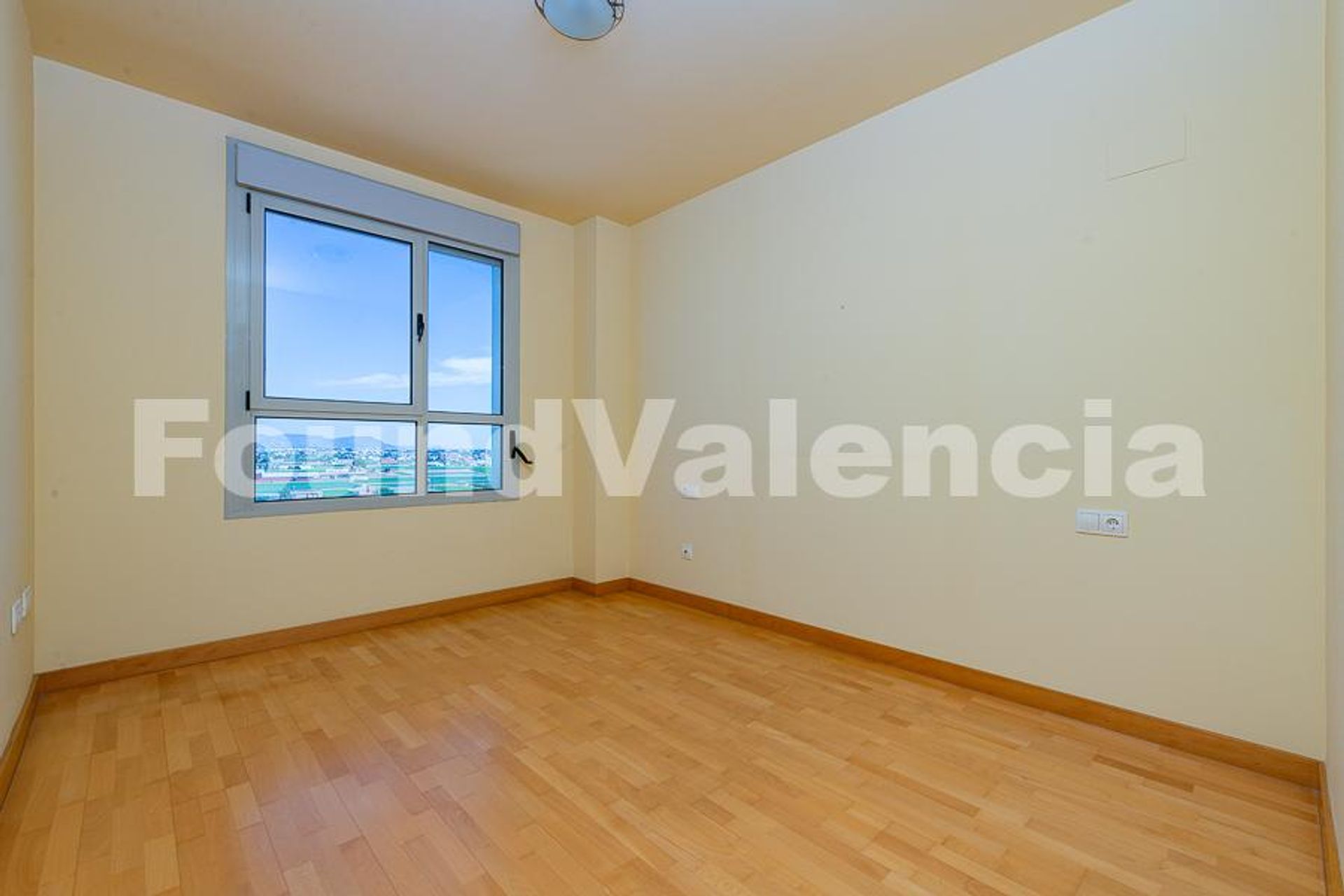 Condominium in València, Comunidad Valenciana 12647505