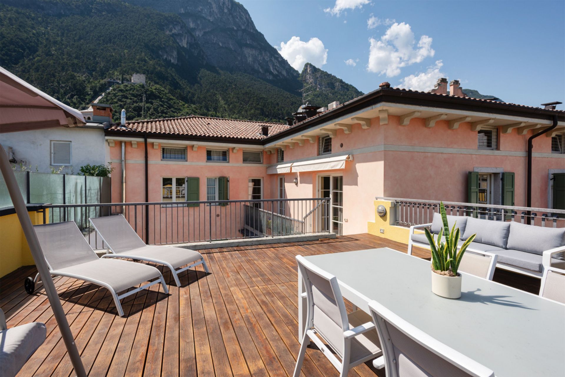 Osakehuoneisto sisään Riva del Garda, Trentino-Alto Adige 12648379