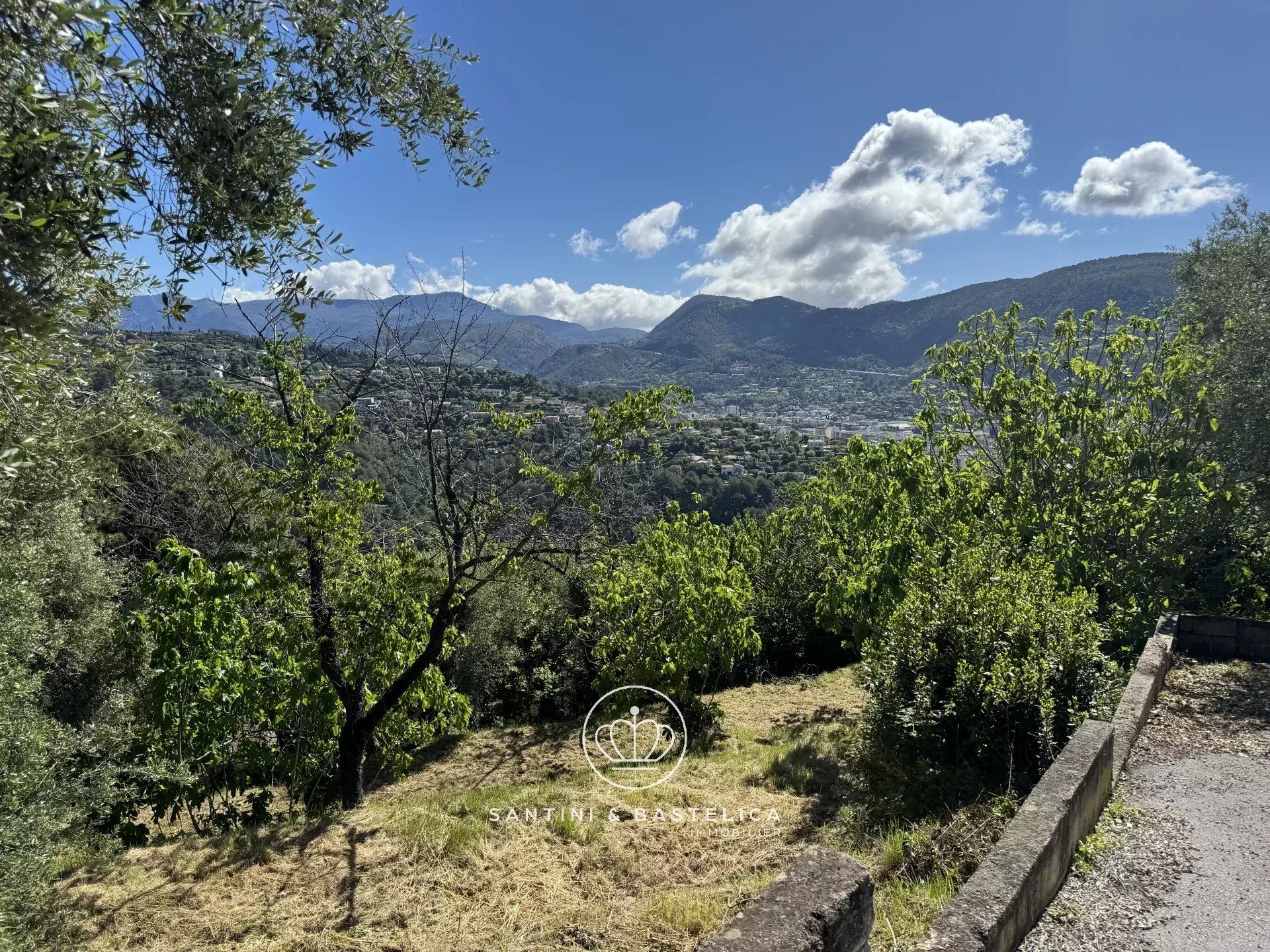 الأرض في Saint-Andre-de-la-Roche, Provence-Alpes-Cote d'Azur 12649240