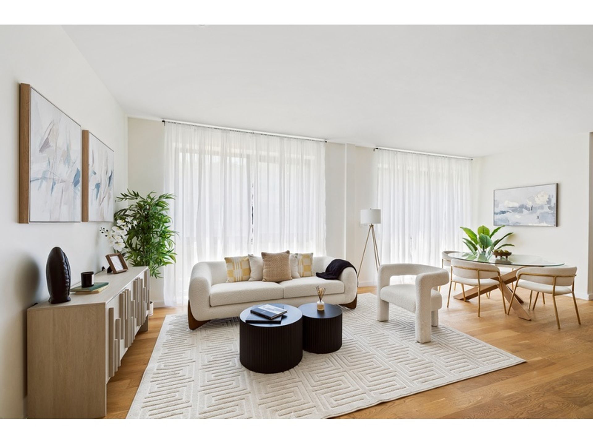 Condominium in , New York 12649948