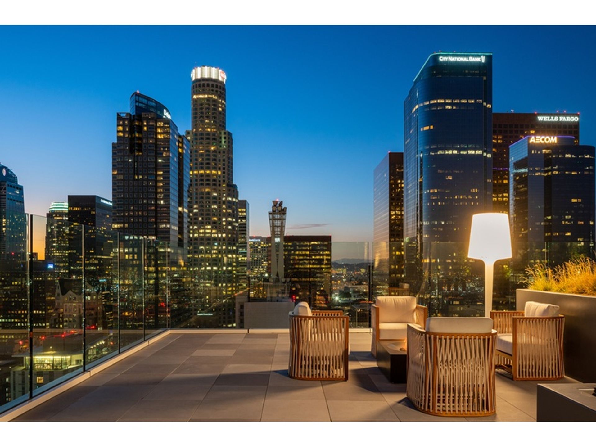 Condominium in Los Angeles, California 12649979