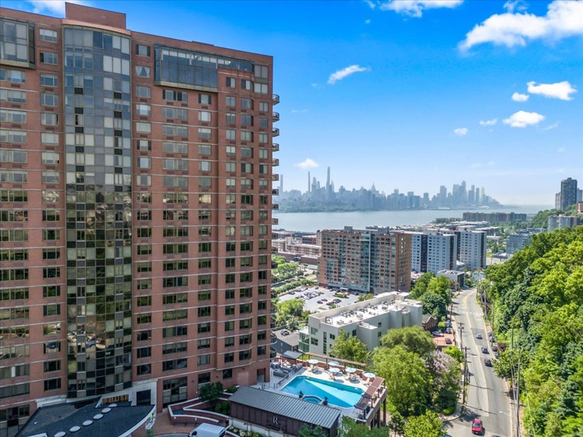 Condominio en Edgewater, New Jersey 12650037