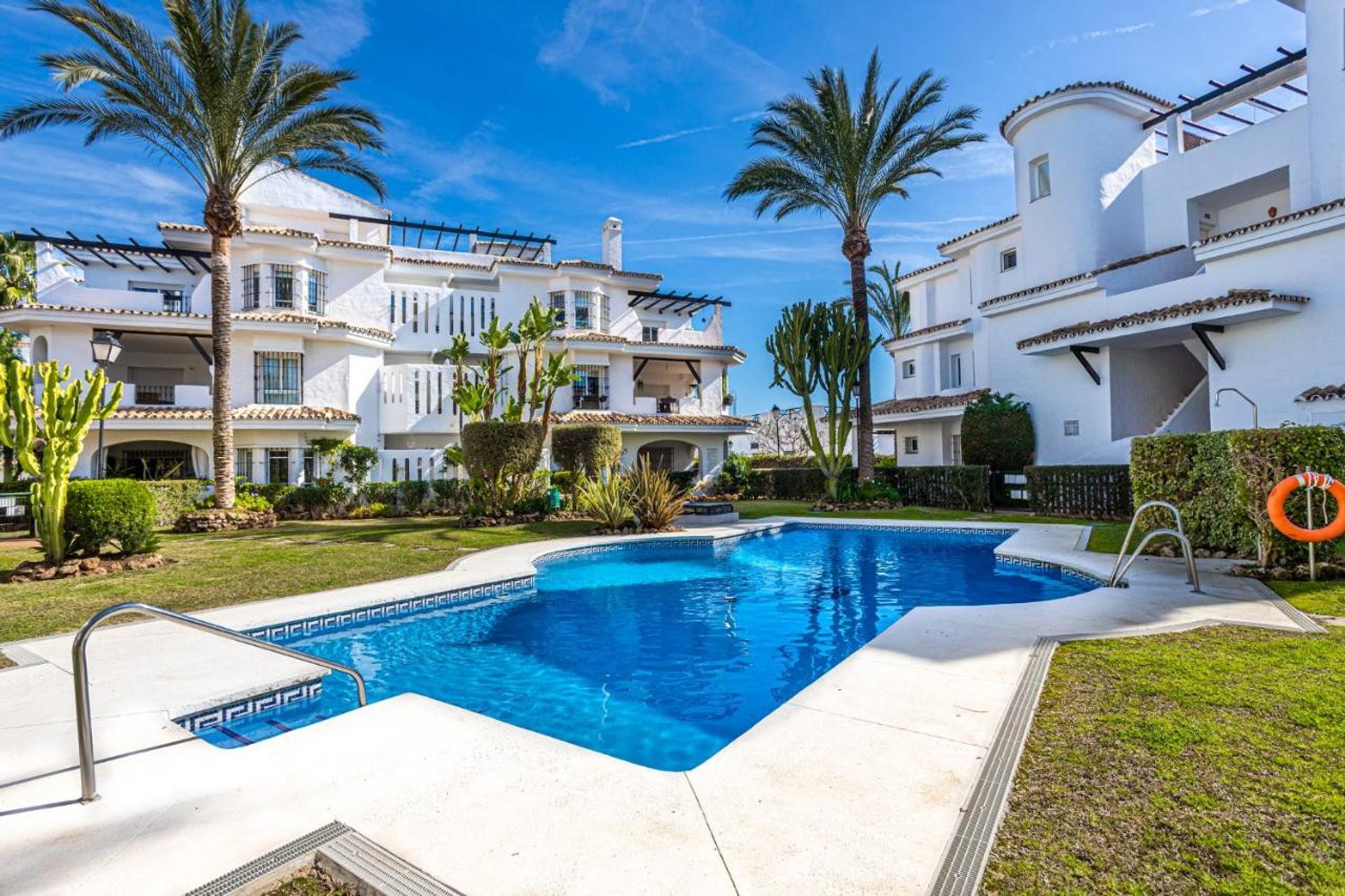 Condominium dans Marbella, Andalousie 12651148