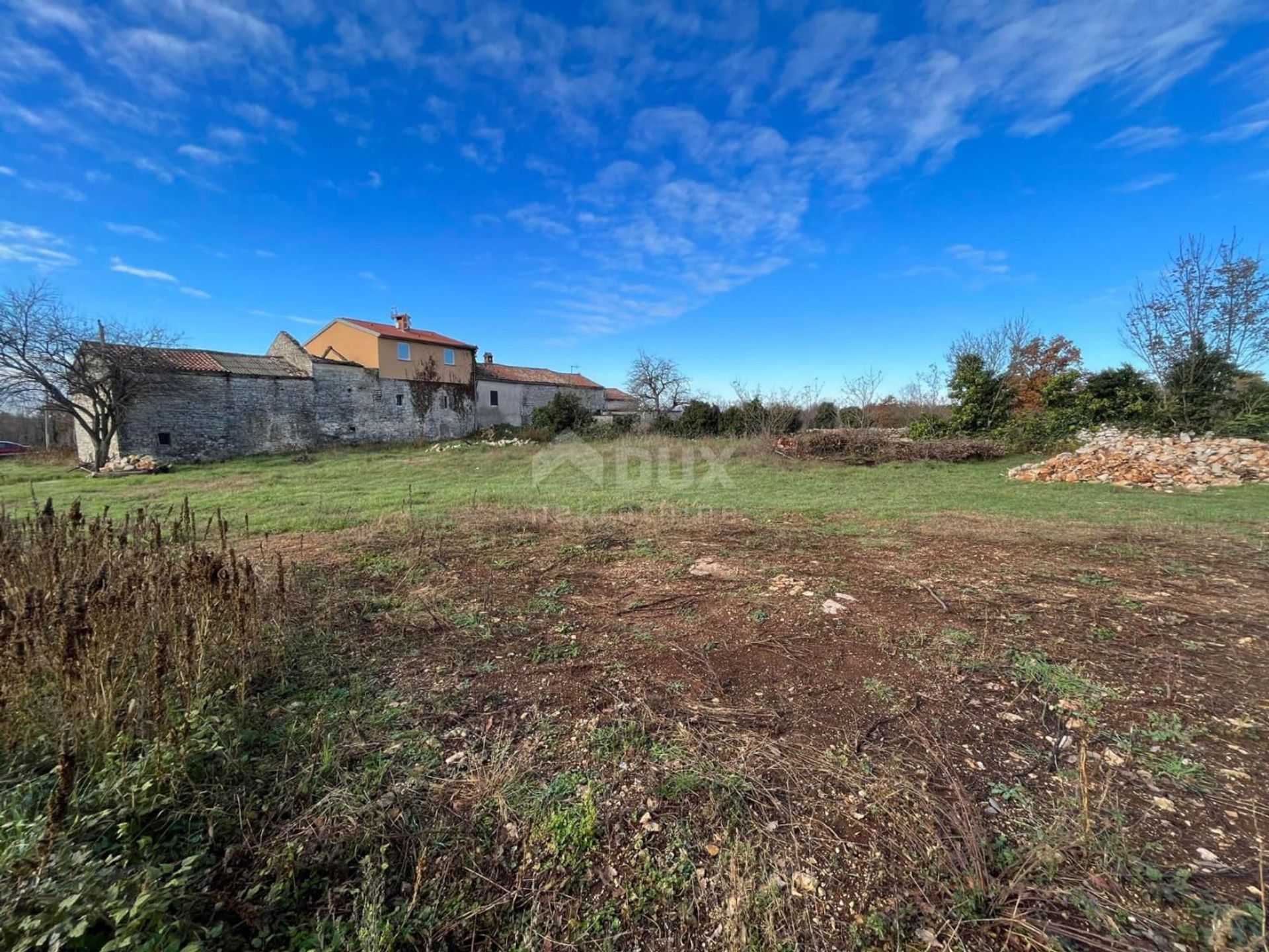 Tierra en Svetvinčenat, Istria County 12651330