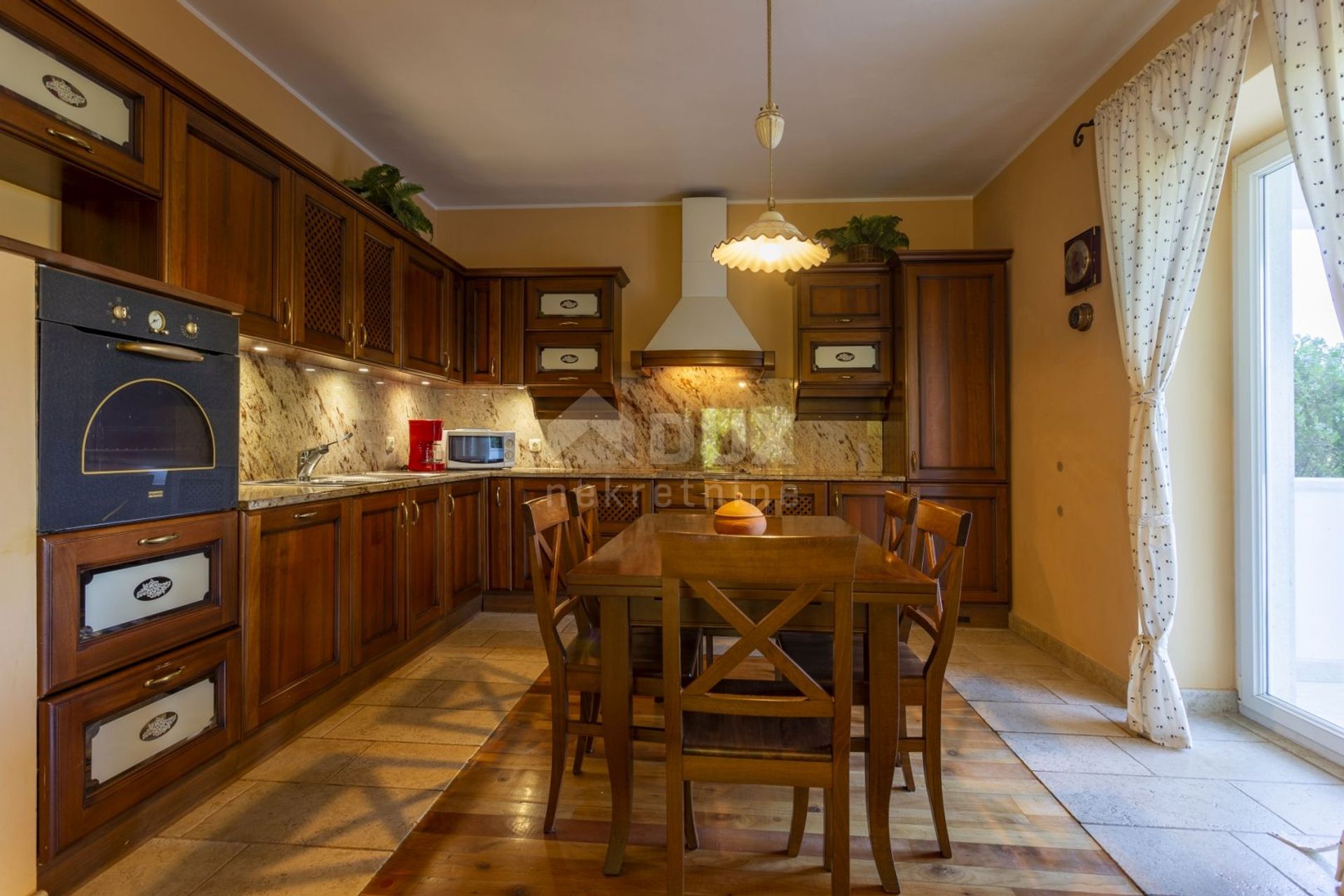 casa en Rakalj, Istria County 12651433