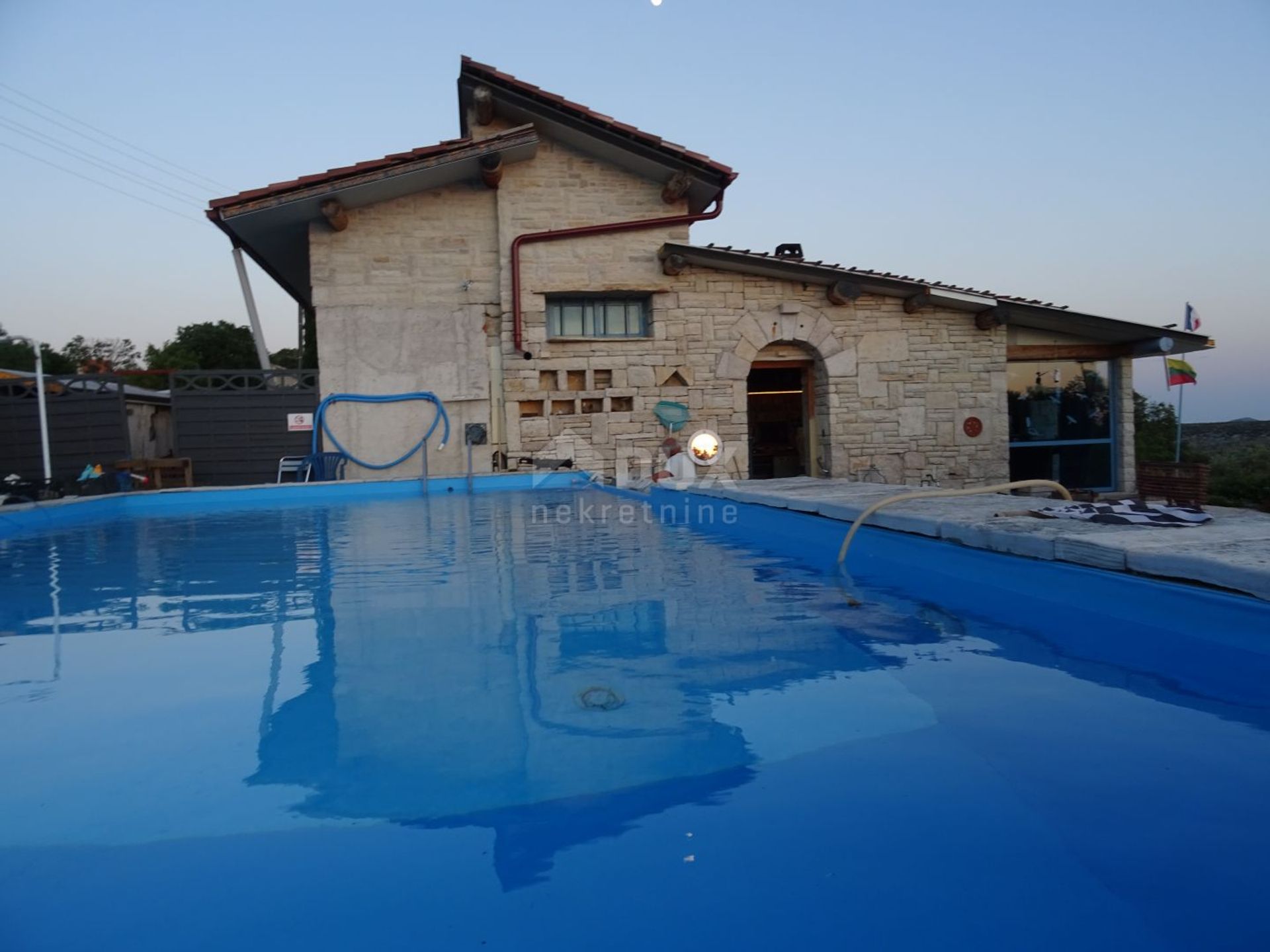 casa en Vrana, Zadar County 12651464